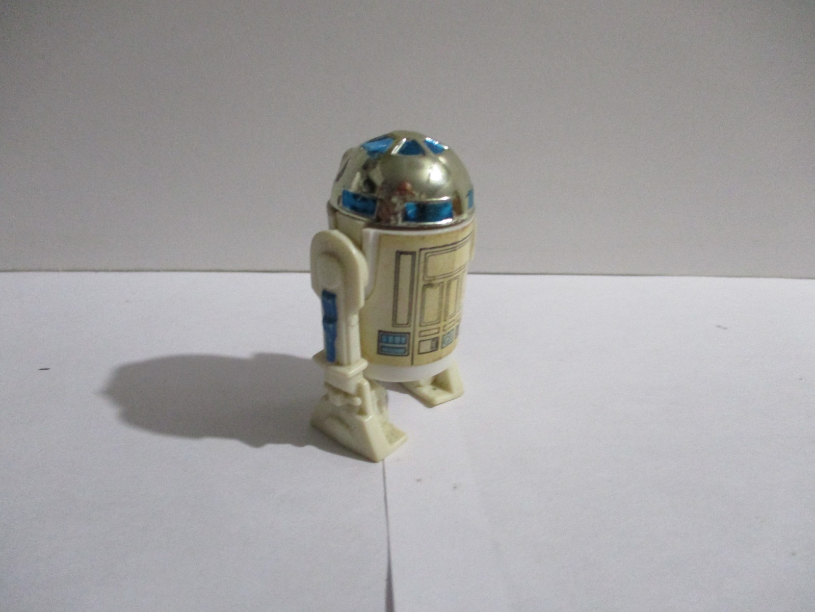 R2-D2 (Artoo-Detoo) (with Sensorscope) sold