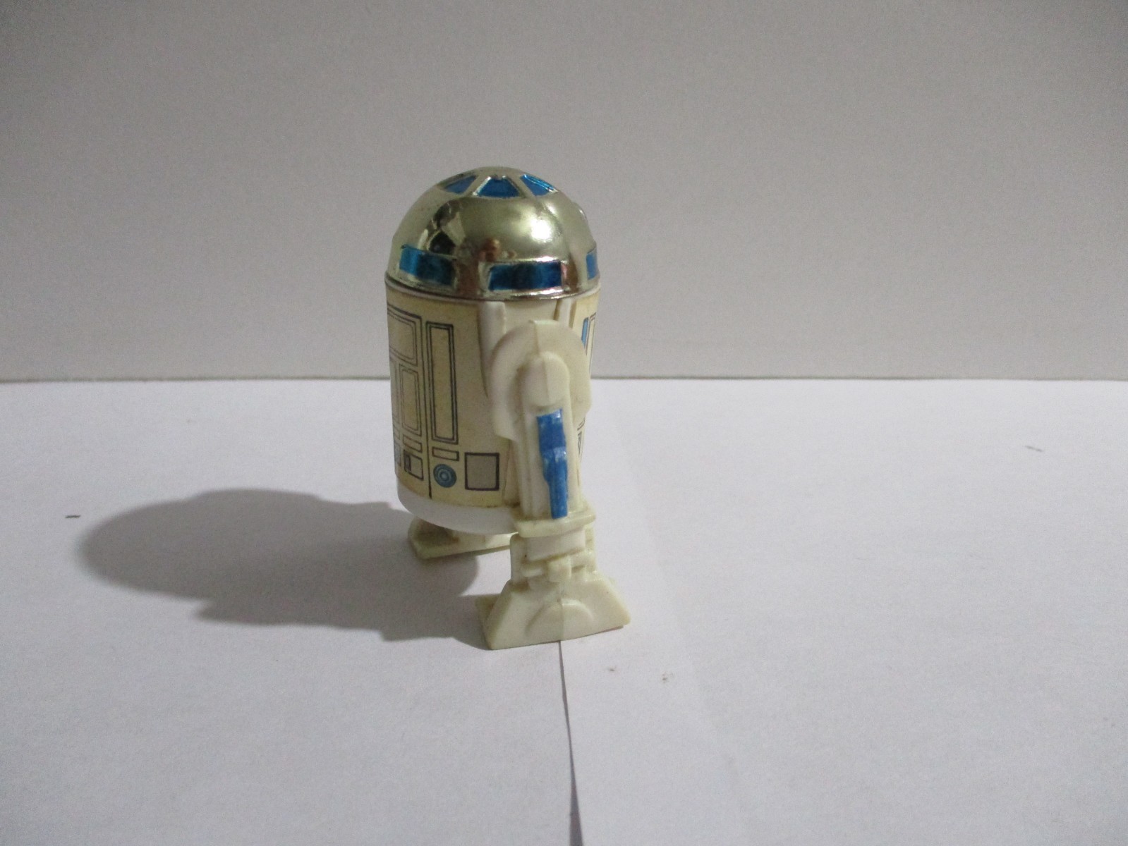 R2-D2 (Artoo-Detoo) (with Sensorscope) sold