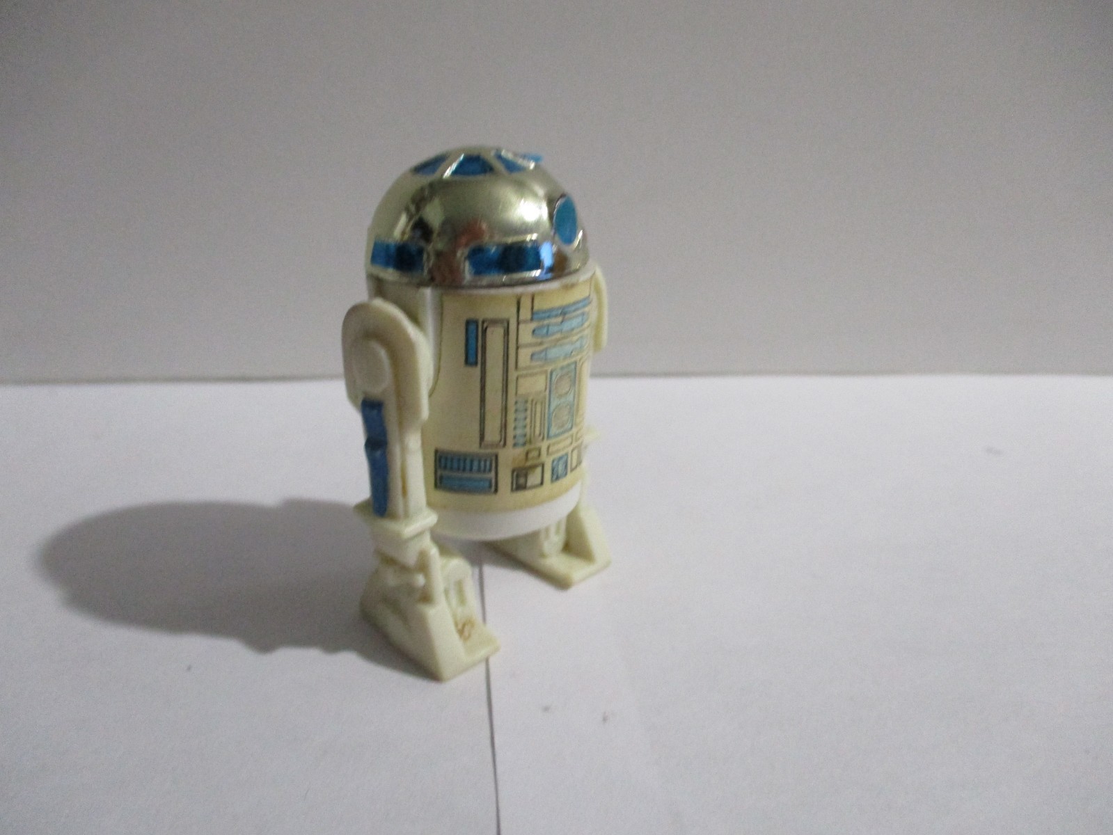 R2-D2 (Artoo-Detoo) (with Sensorscope) sold