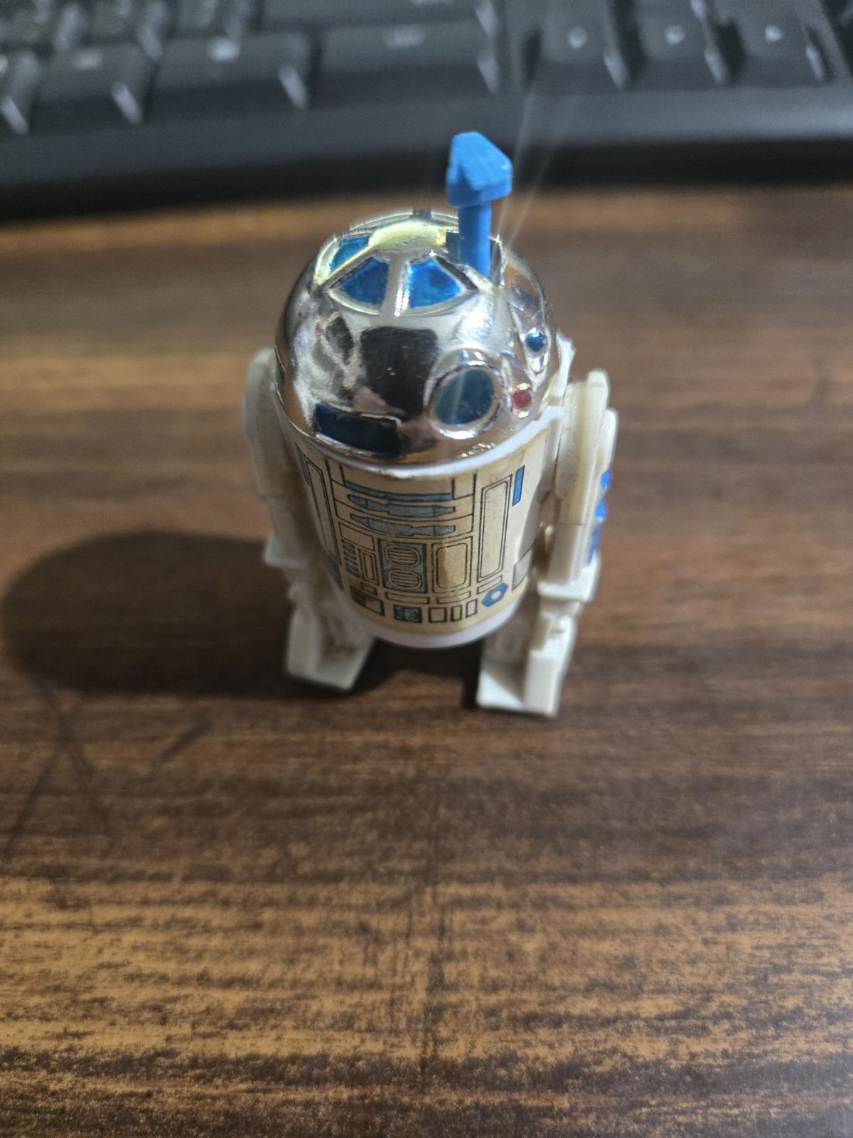 R2-D2 (Artoo-Detoo) (with Sensorscope) sold