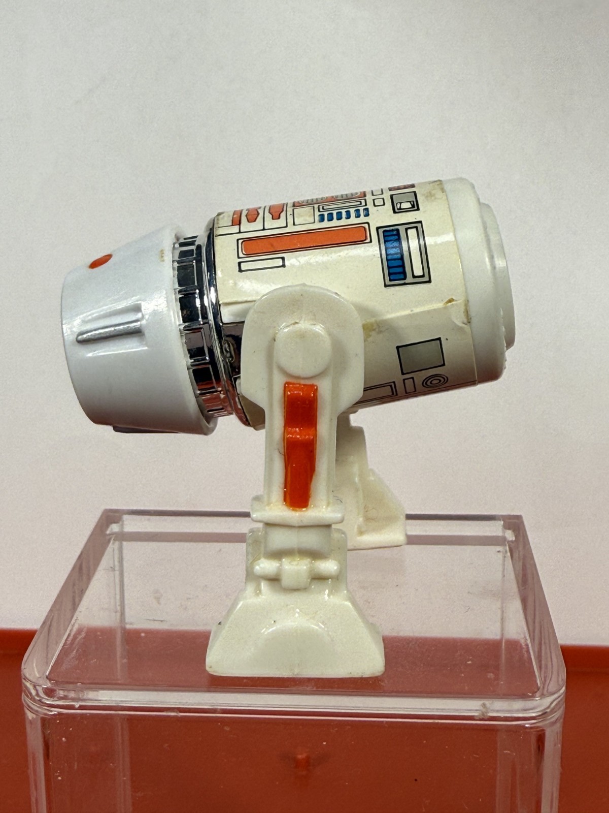 R5-D4 (Arfive-Defour) sold