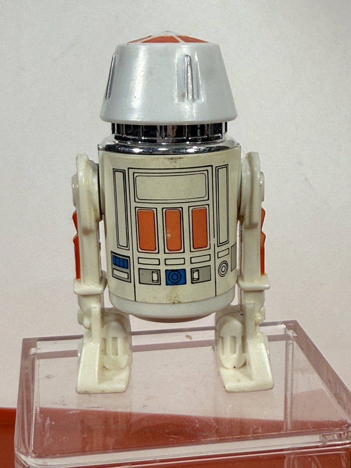 R5-D4 (Arfive-Defour) sold
