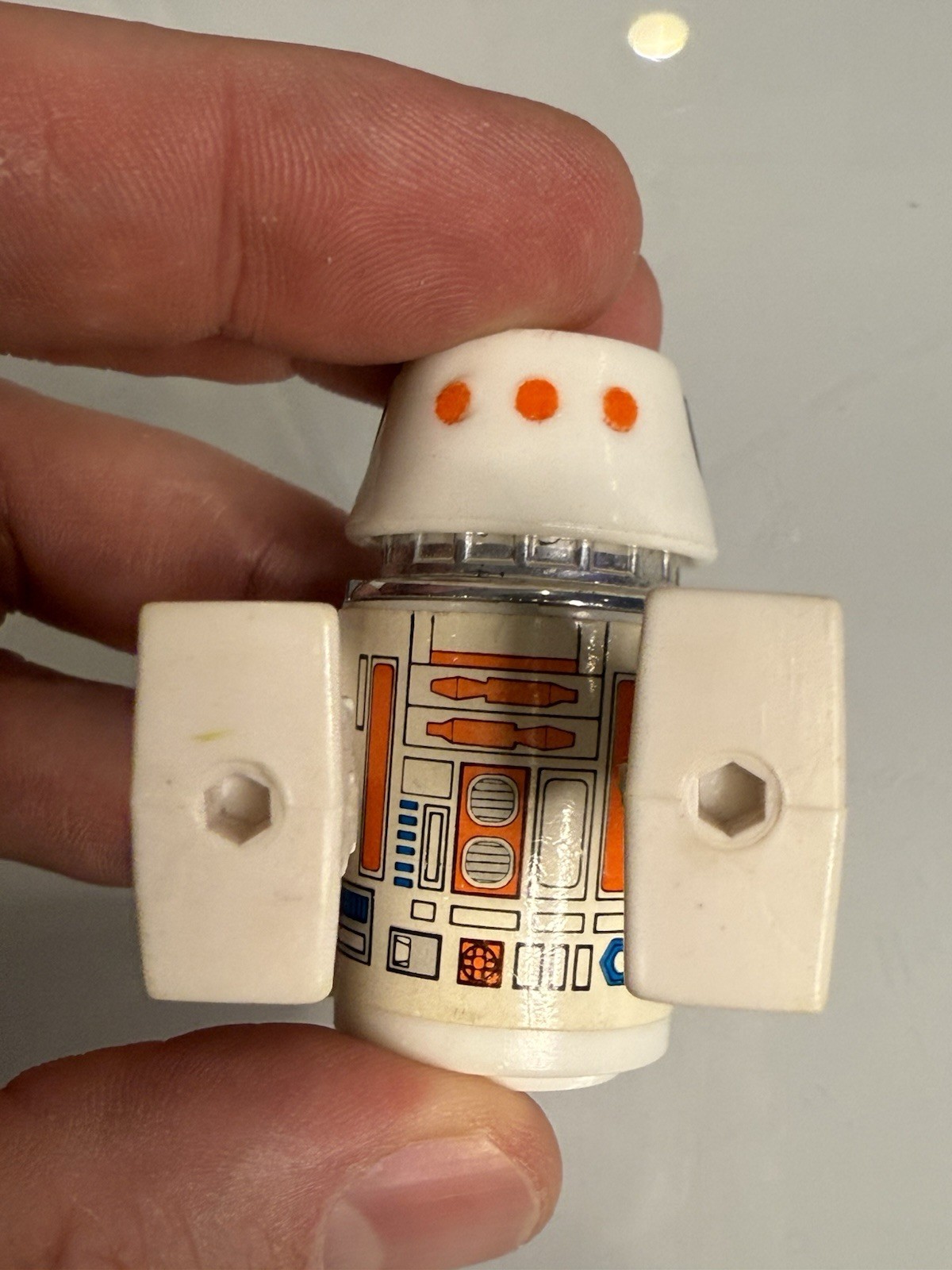 R5-D4 (Arfive-Defour) sold