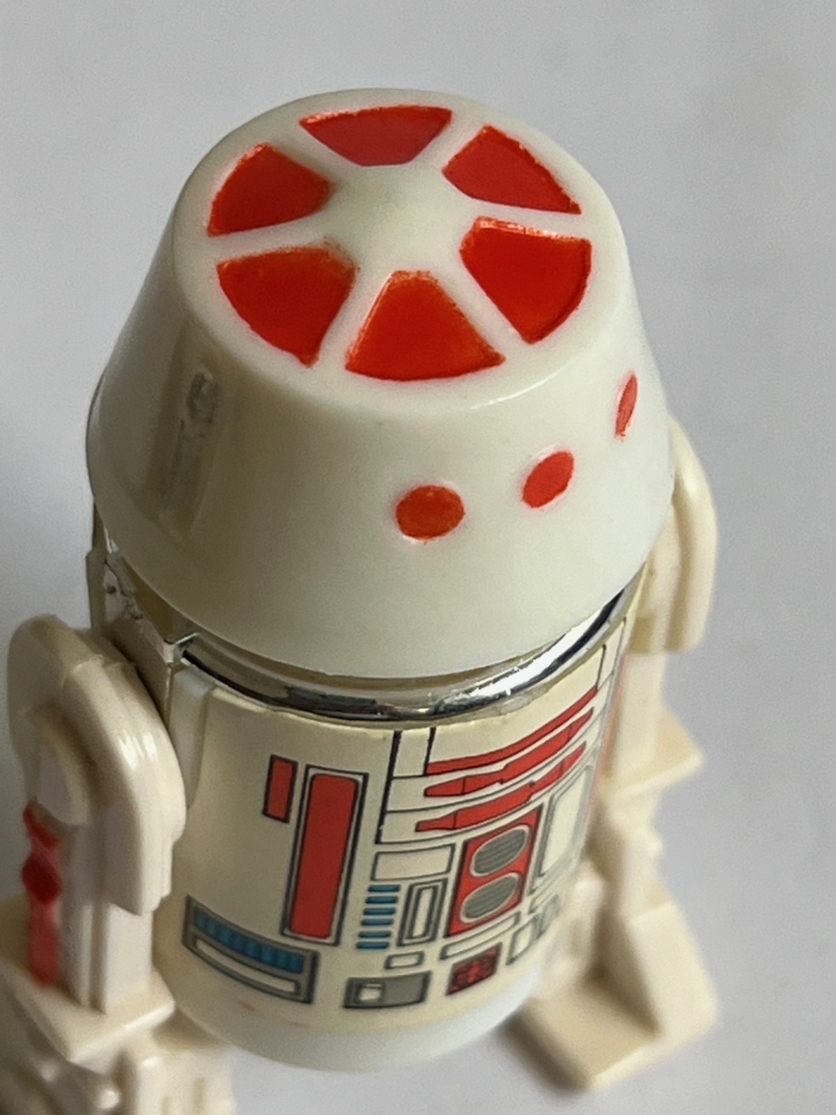 R5-D4 (Arfive-Defour) sold