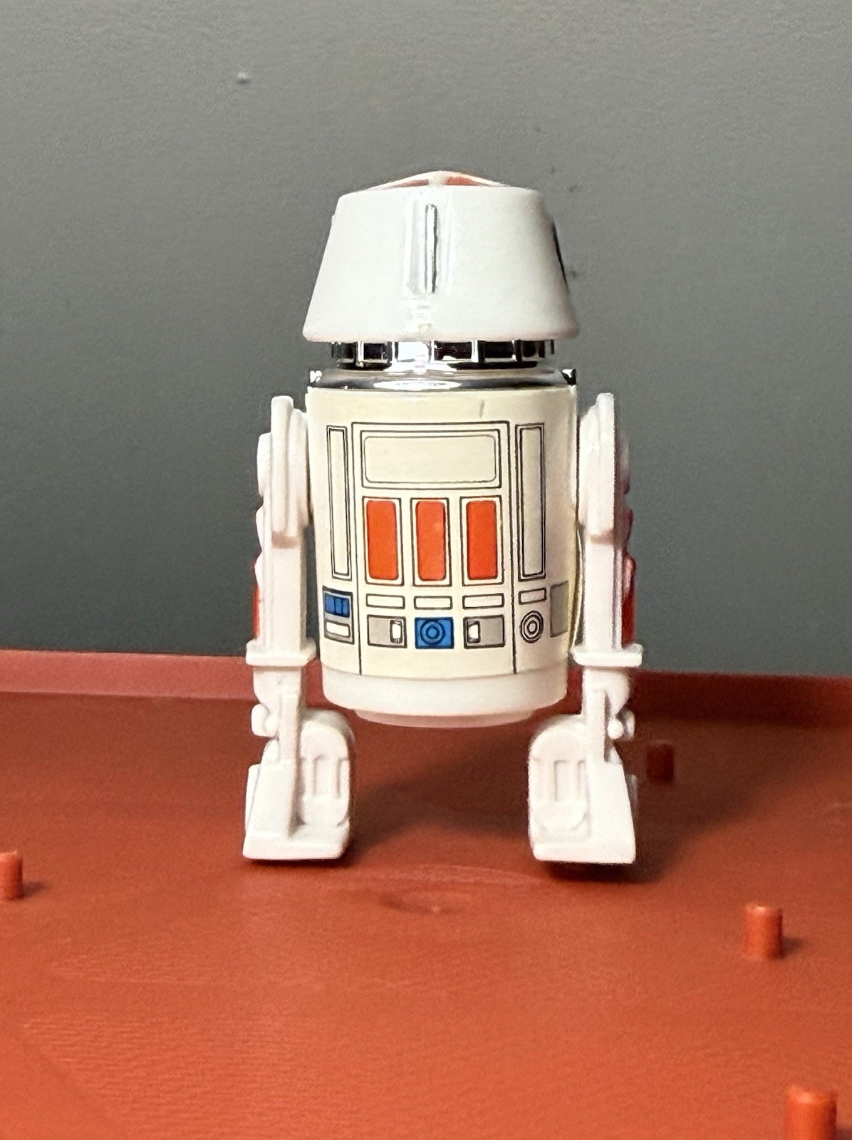 R5-D4 (Arfive-Defour) sold