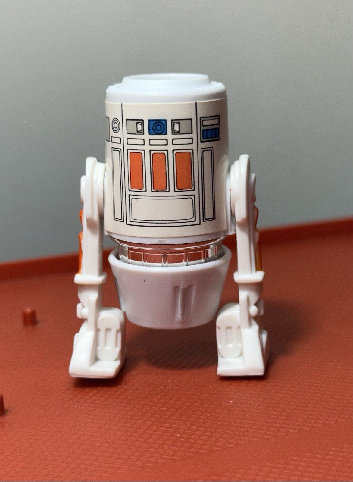 R5-D4 (Arfive-Defour) sold