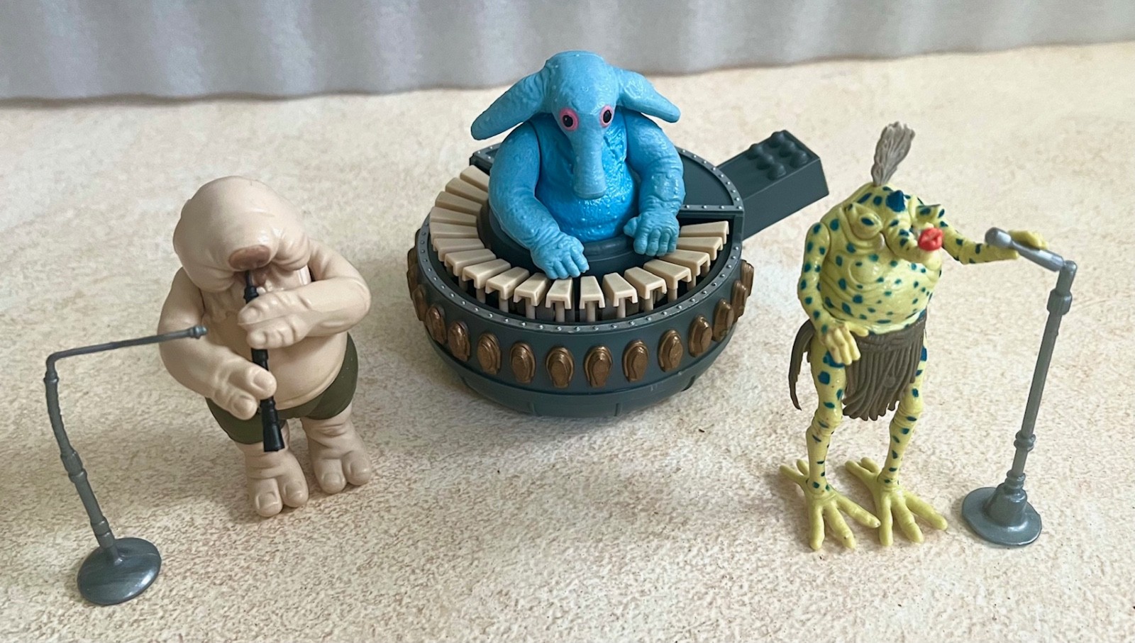 Sy Snootles & The Rebo Band sold