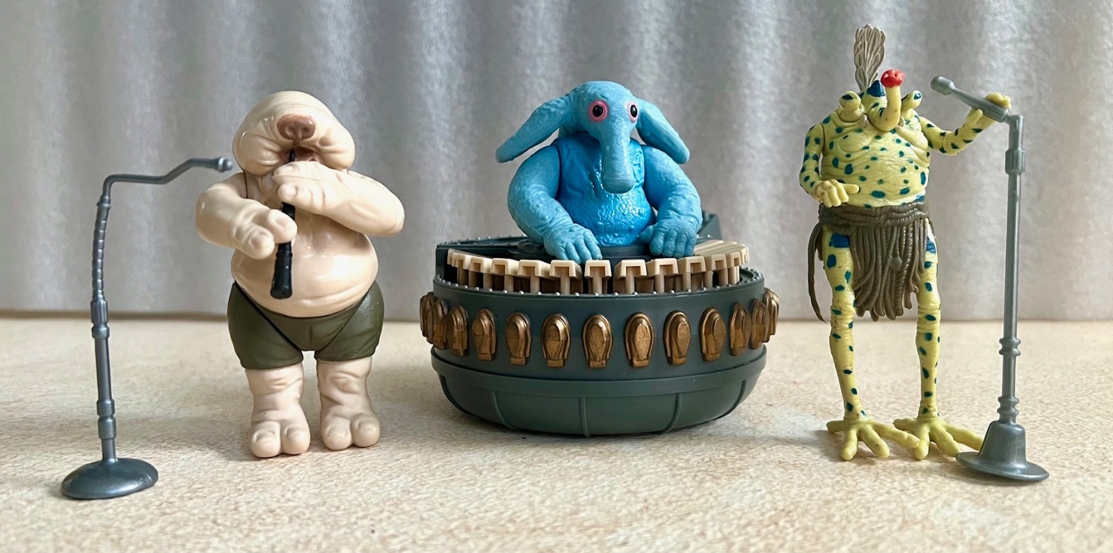 Sy Snootles & The Rebo Band sold