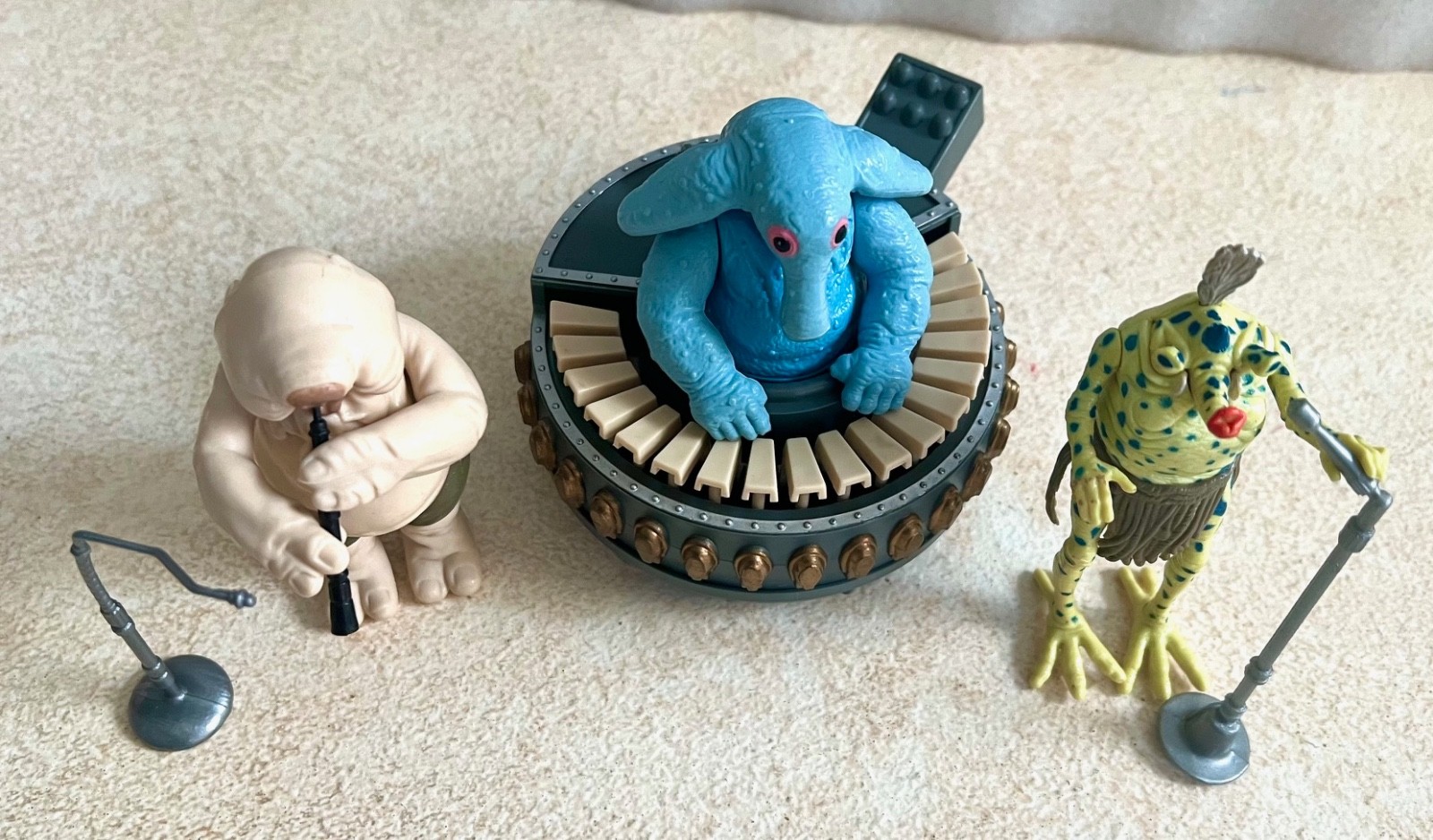 Sy Snootles & The Rebo Band sold