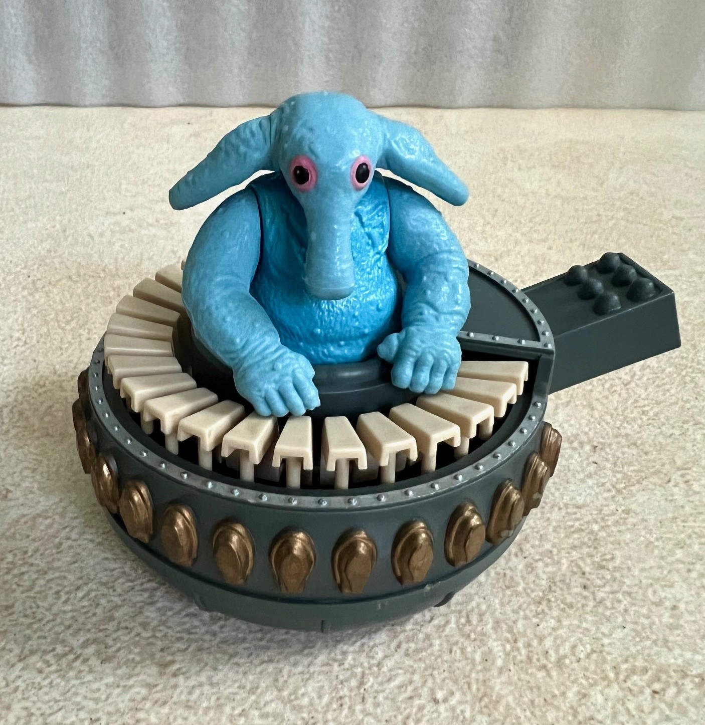 Sy Snootles & The Rebo Band sold