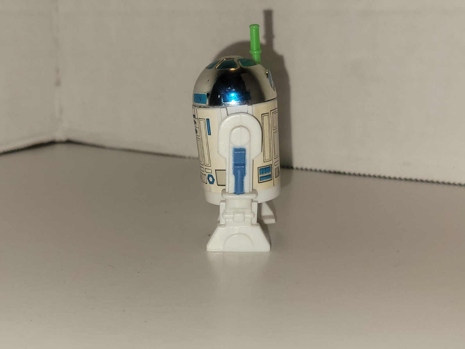R2-D2 (Artoo-Detoo) with pop-up Lightsaber sold
