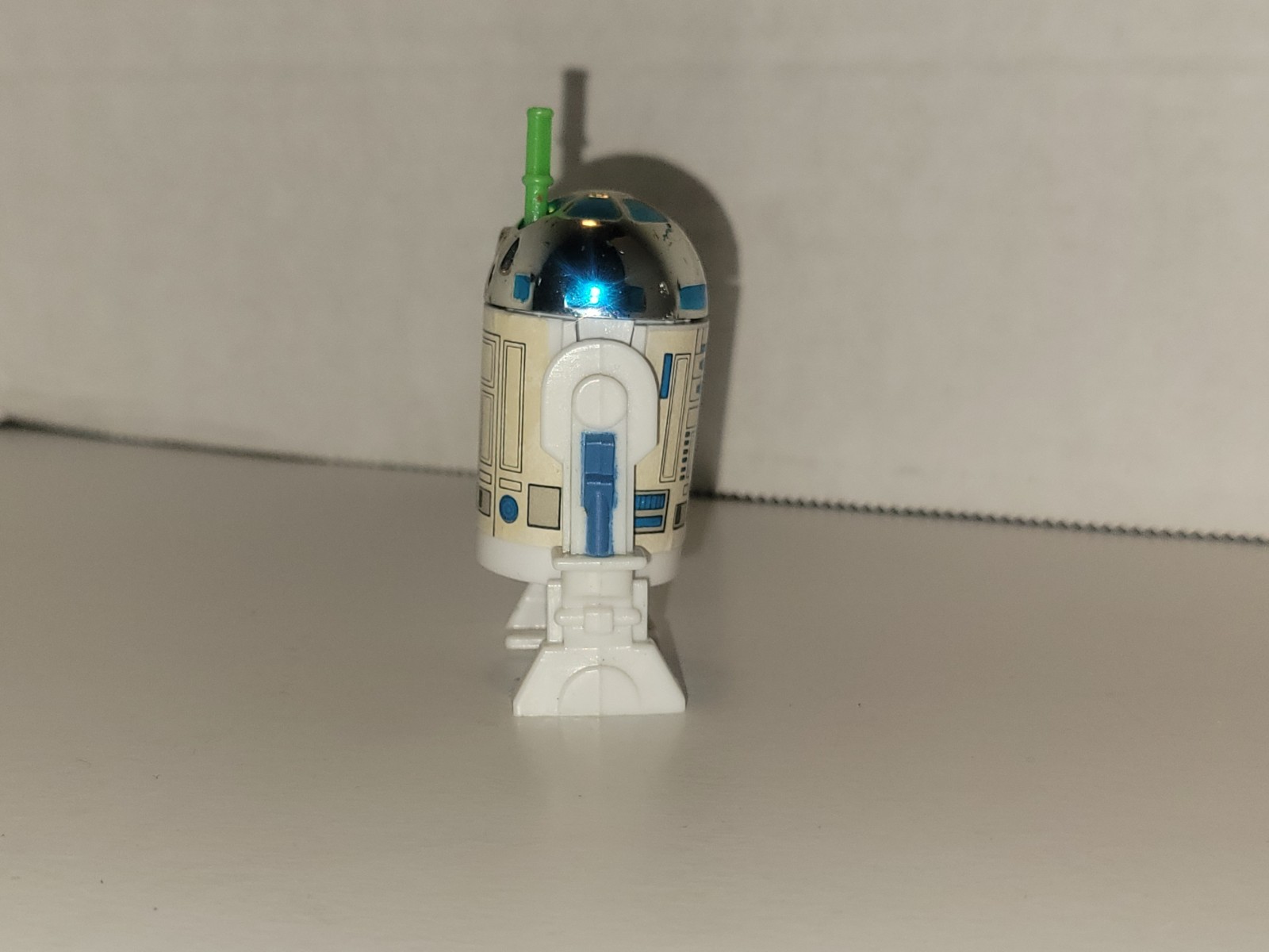 R2-D2 (Artoo-Detoo) with pop-up Lightsaber sold