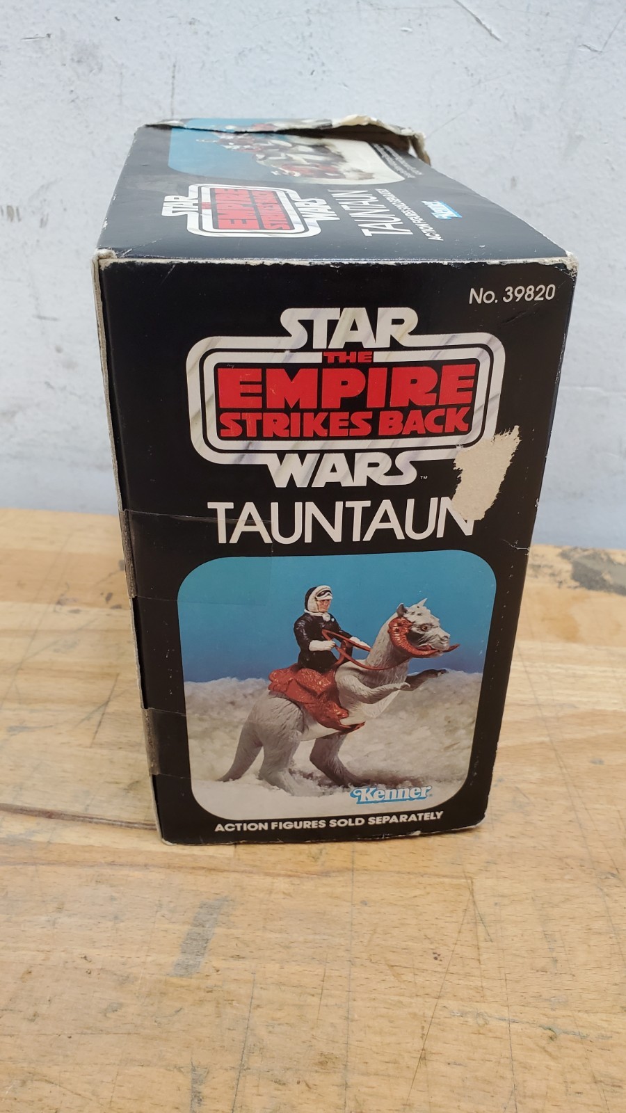 Tauntaun (closed belly) sold