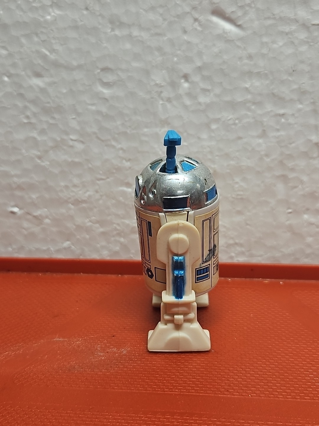 R2-D2 (Artoo-Detoo) (with Sensorscope) sold