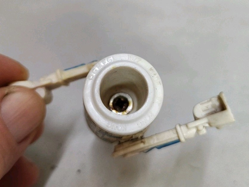 R2-D2 (Artoo-Detoo) (with Sensorscope) sold