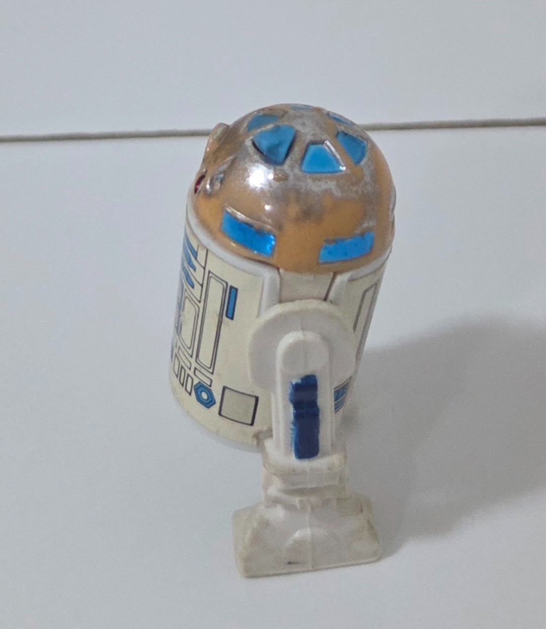 R2-D2 (Artoo-Detoo) (with Sensorscope) sold