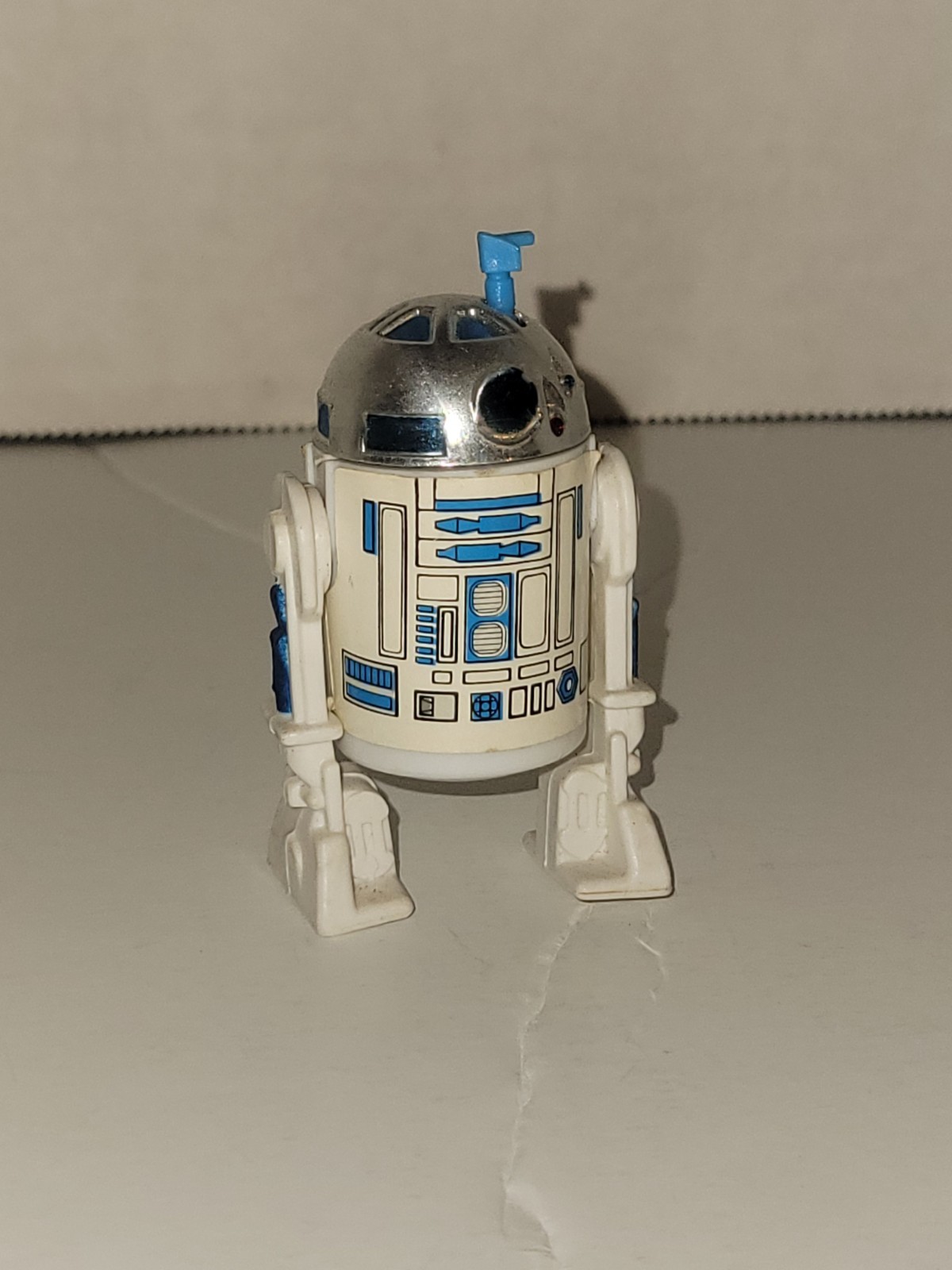 R2-D2 (Artoo-Detoo) (with Sensorscope) sold