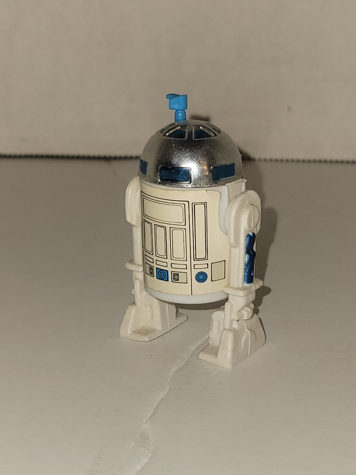 R2-D2 (Artoo-Detoo) (with Sensorscope) sold