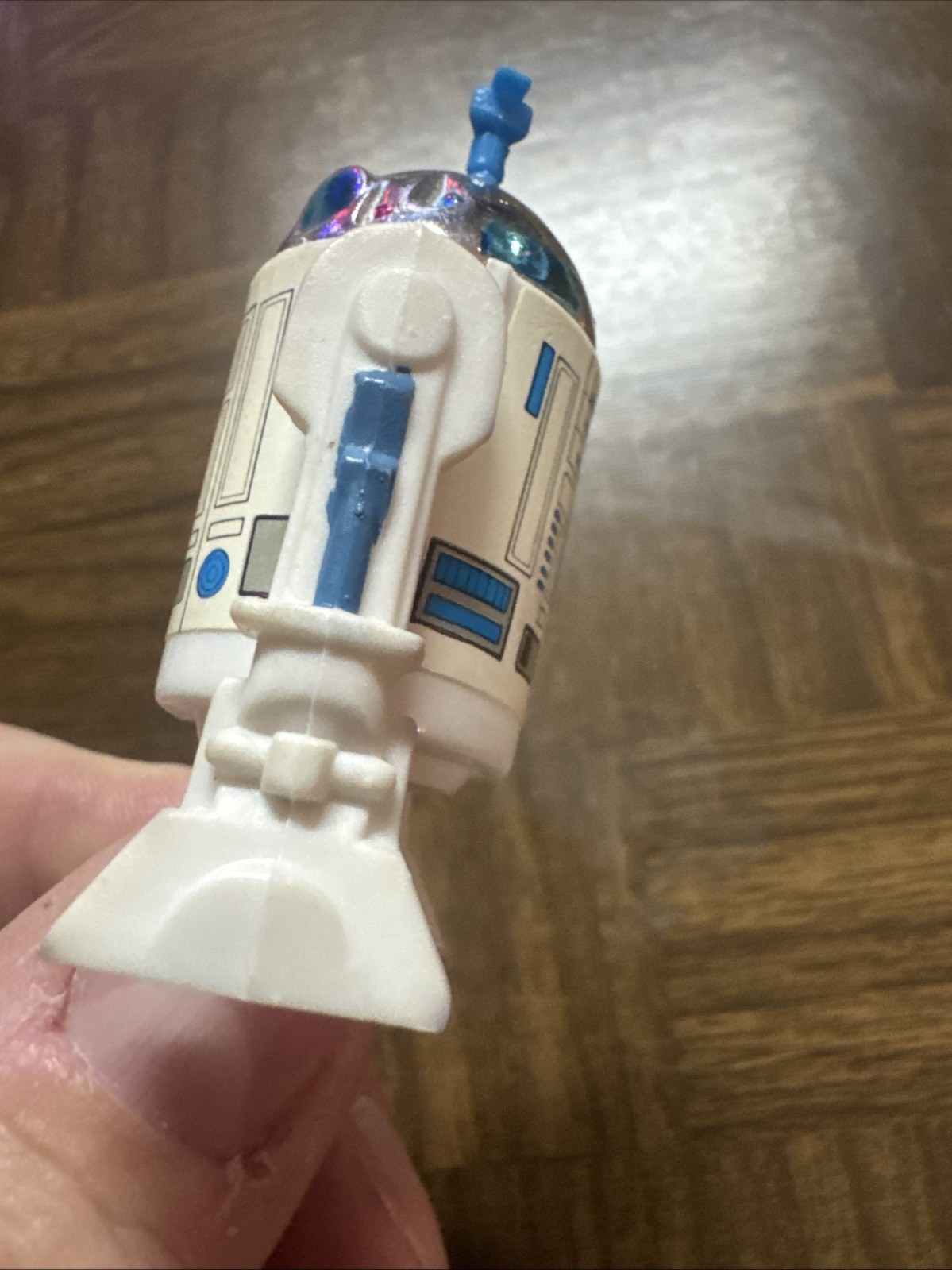 R2-D2 (Artoo-Detoo) (with Sensorscope) sold