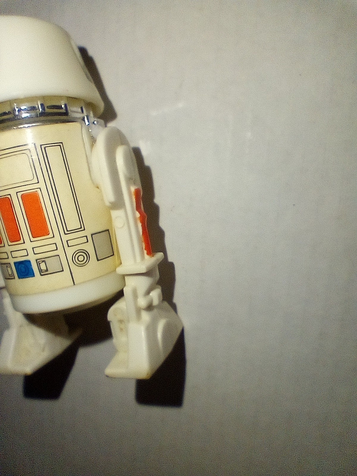 R5-D4 (Arfive-Defour) sold