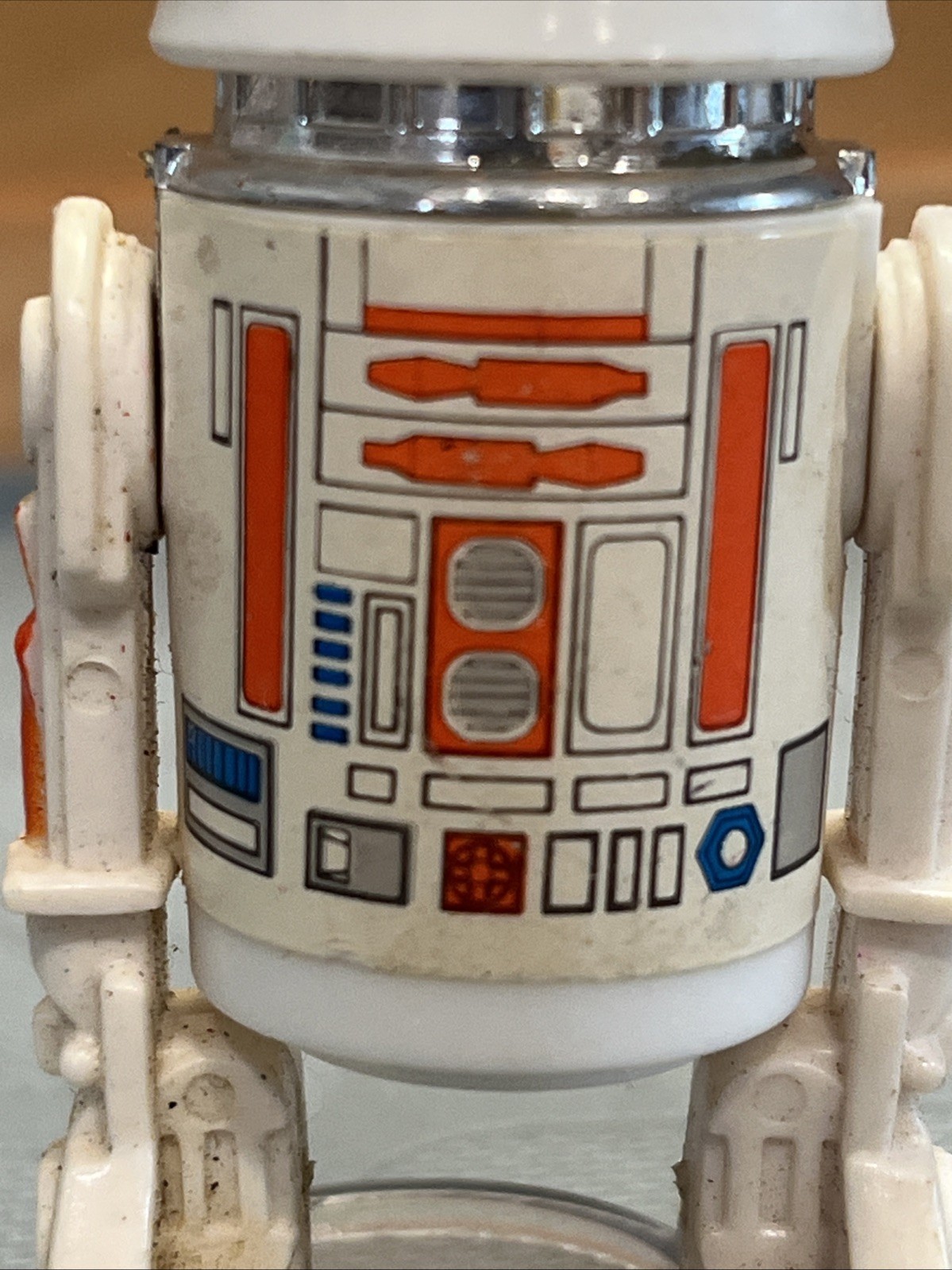 R5-D4 (Arfive-Defour) sold