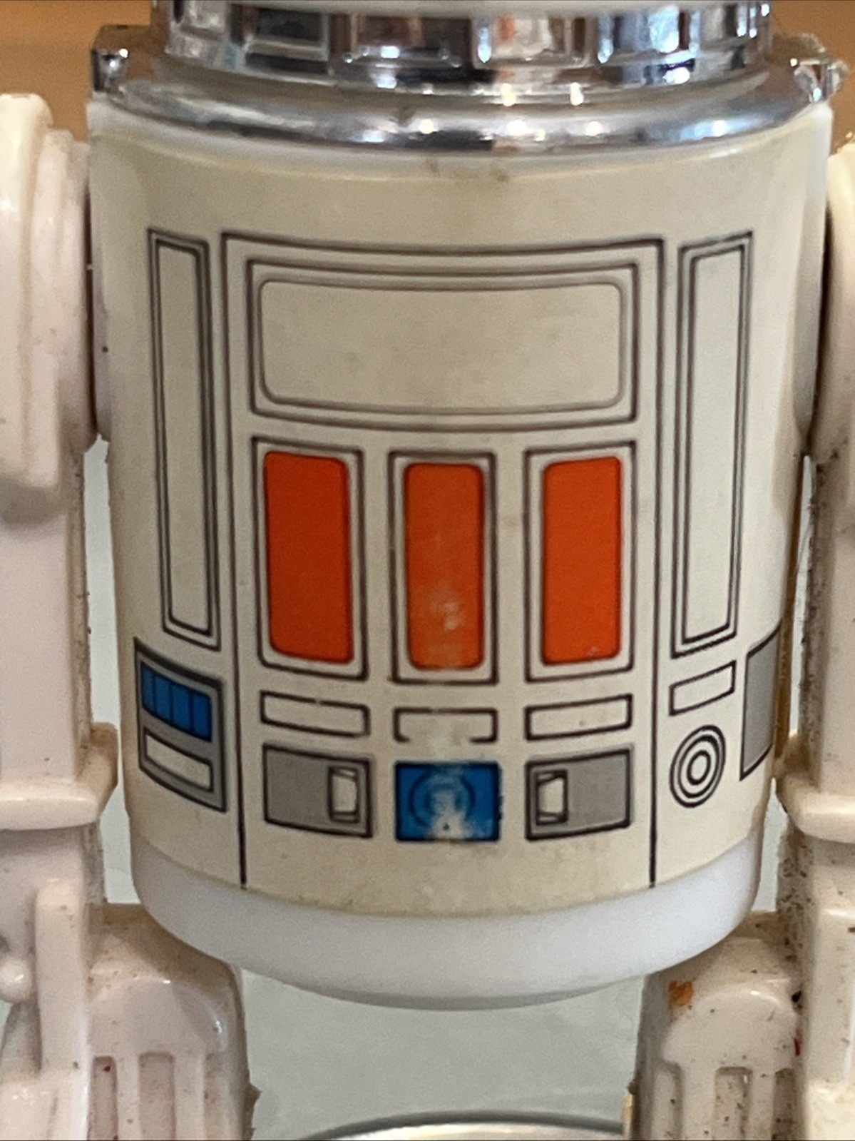 R5-D4 (Arfive-Defour) sold