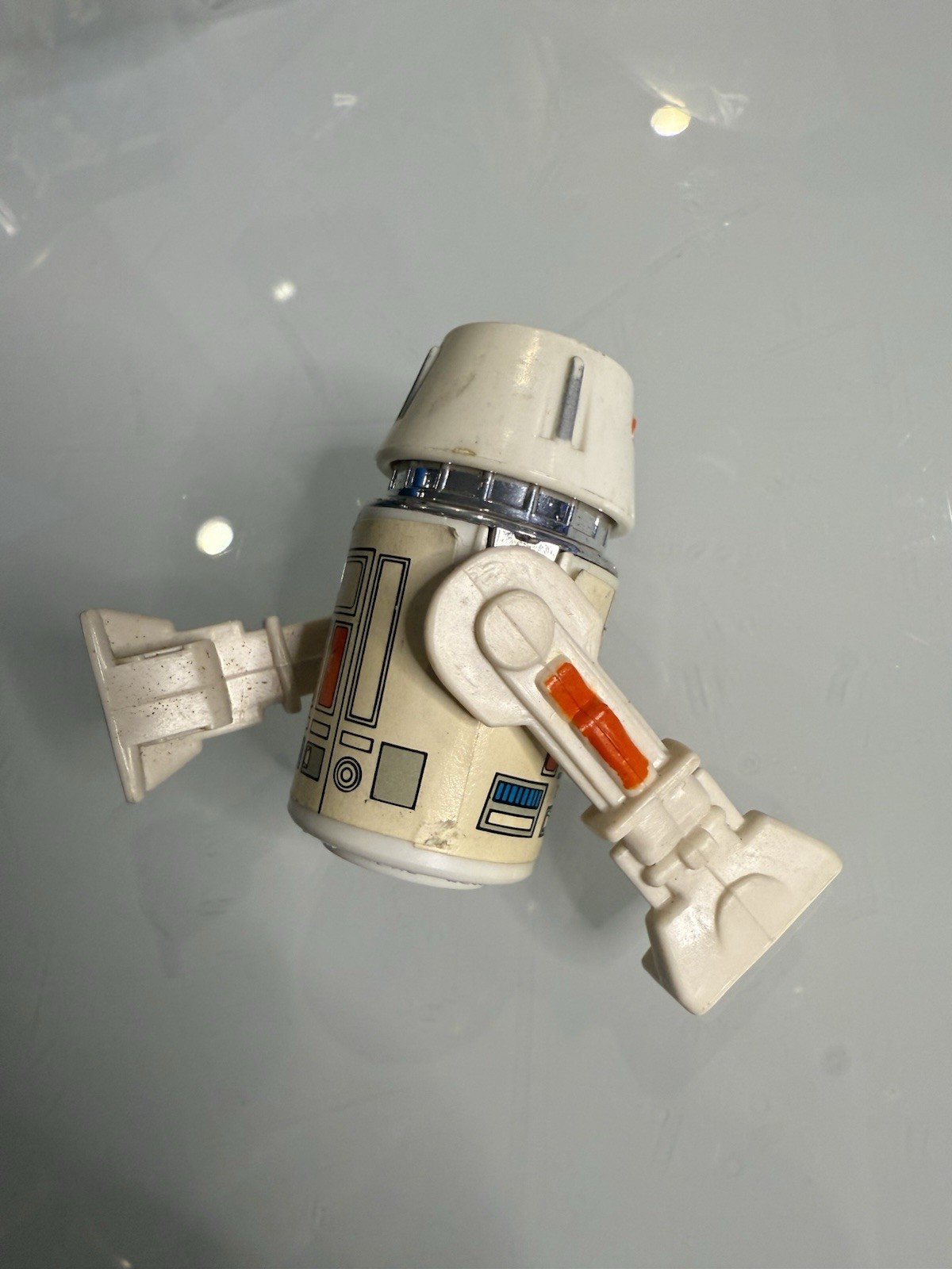 R5-D4 (Arfive-Defour) sold