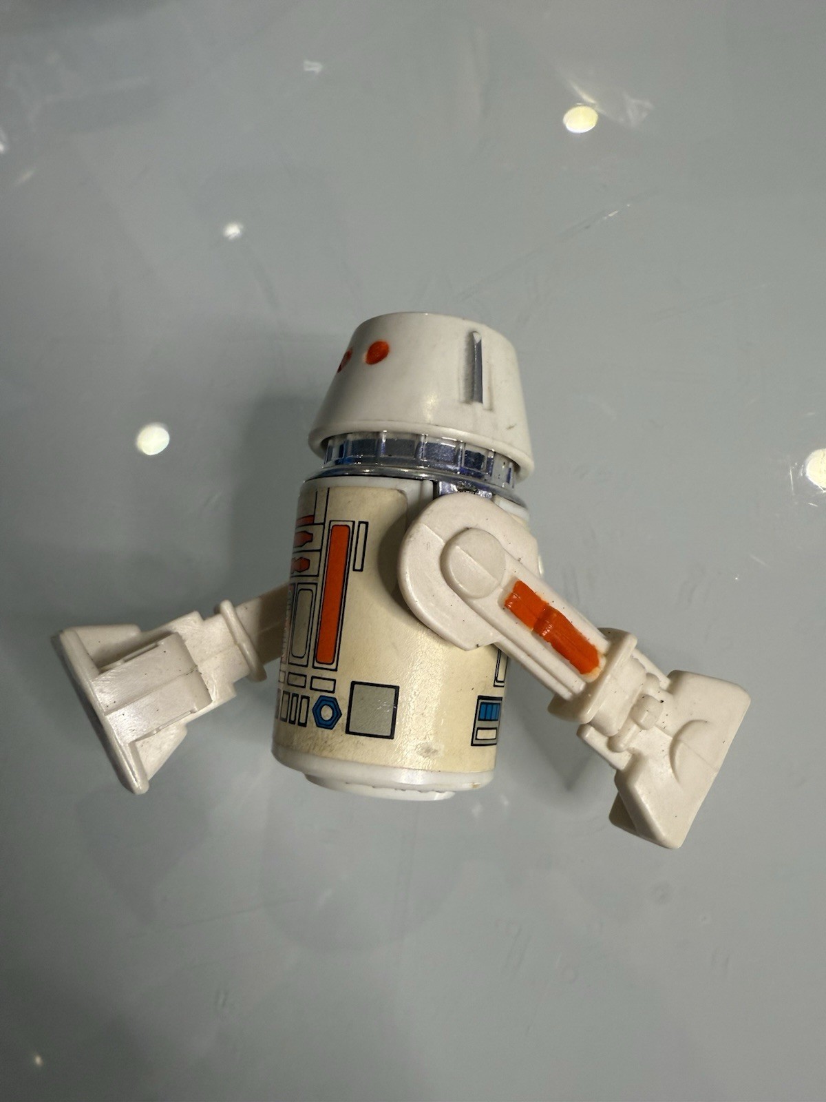 R5-D4 (Arfive-Defour) sold