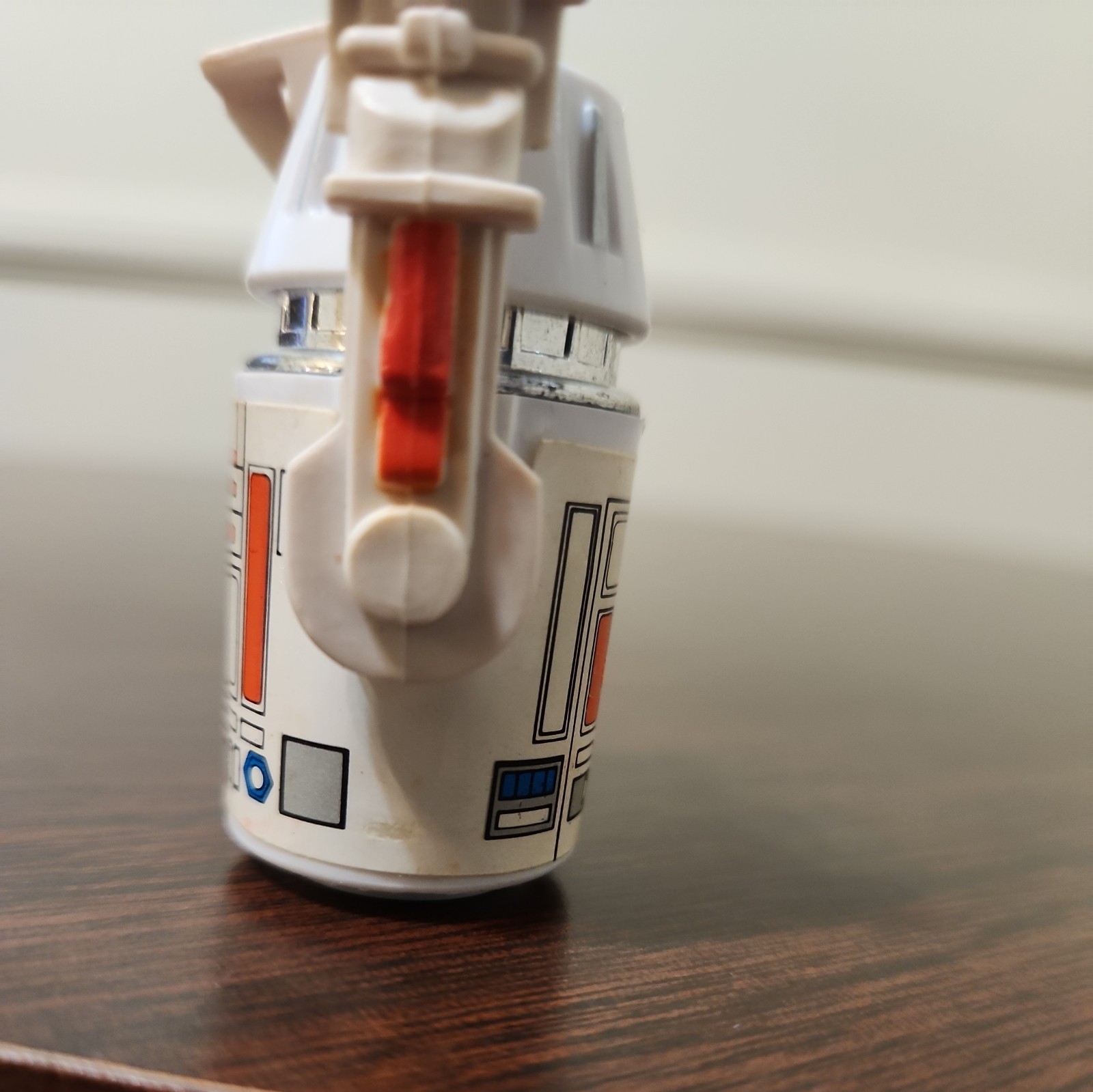 R5-D4 (Arfive-Defour) sold