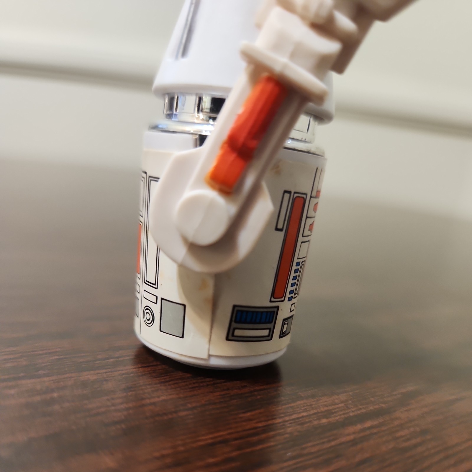 R5-D4 (Arfive-Defour) sold