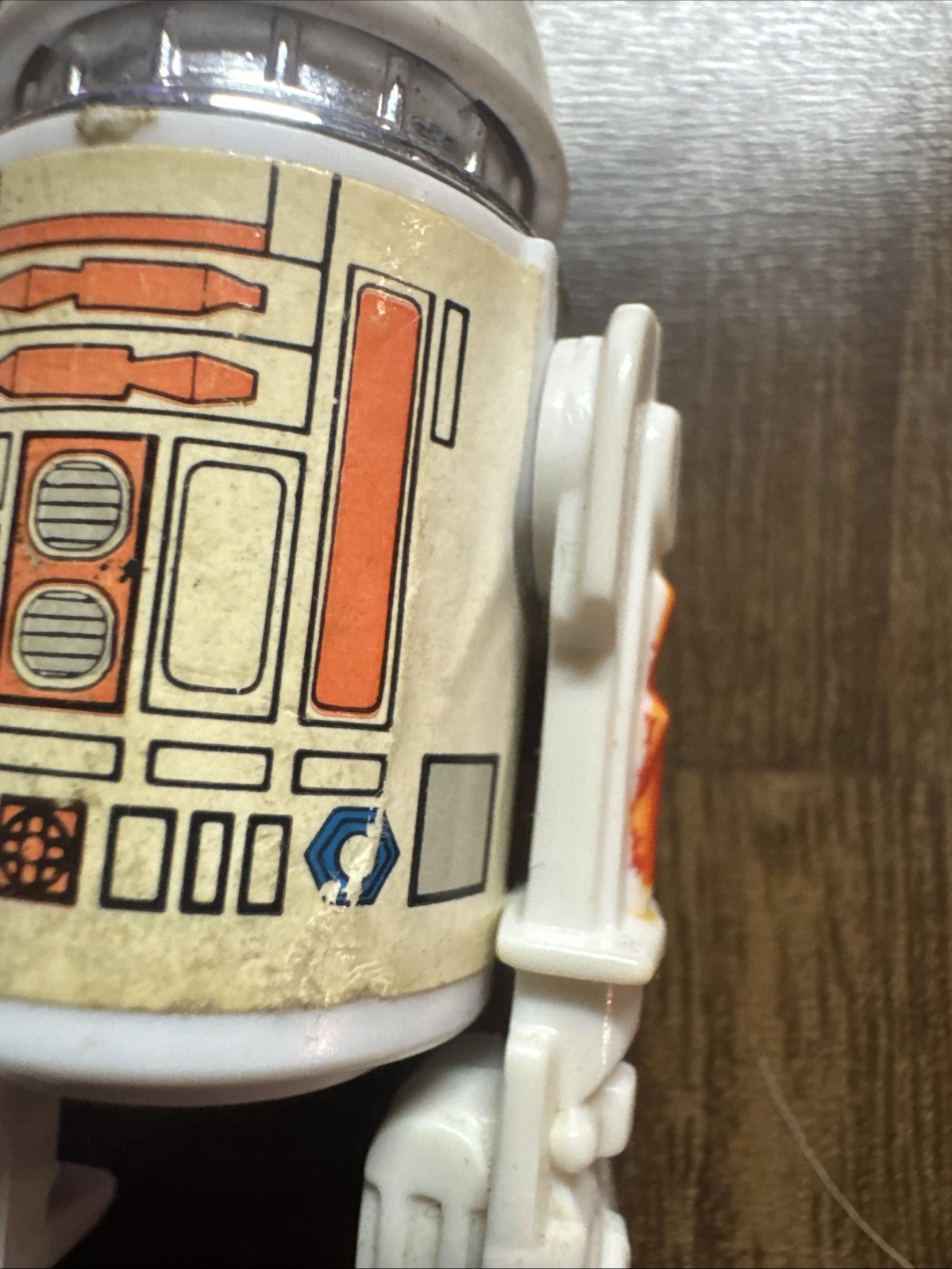 R5-D4 (Arfive-Defour) sold