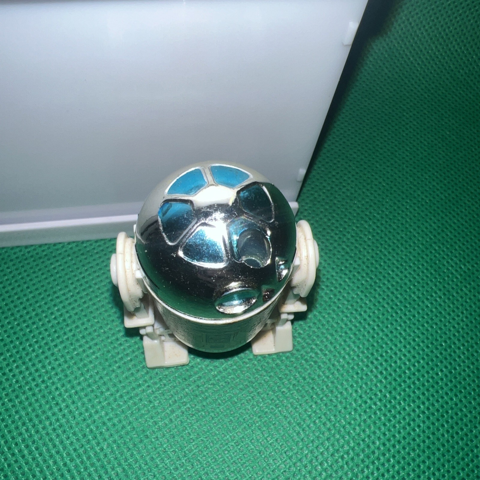 R2-D2 (Artoo-Detoo) with pop-up Lightsaber sold