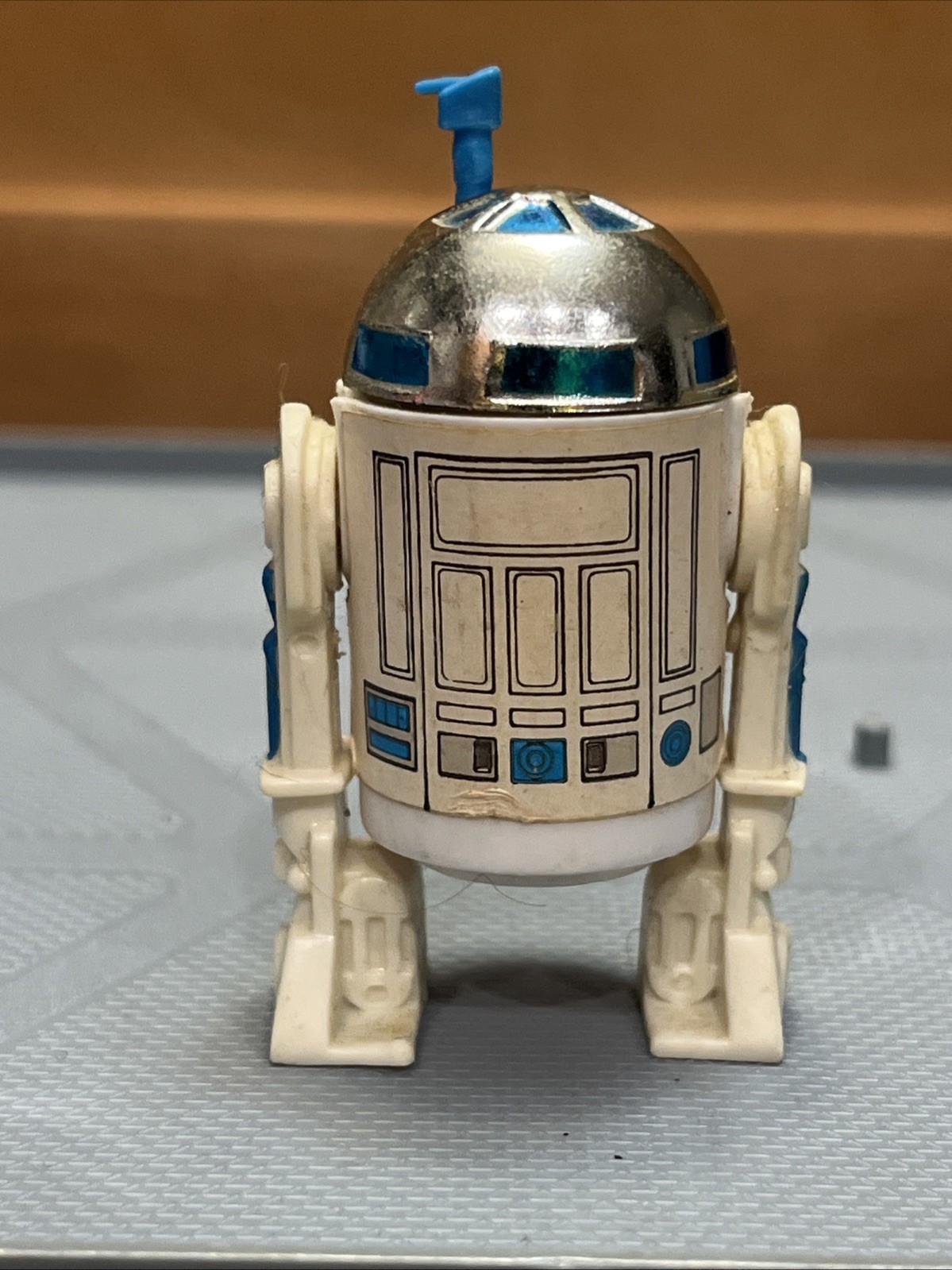 R2-D2 (Artoo-Detoo) (with Sensorscope) sold
