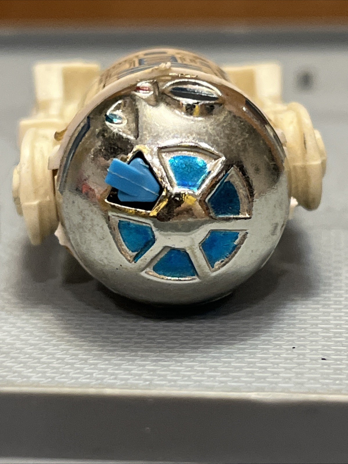 R2-D2 (Artoo-Detoo) (with Sensorscope) sold