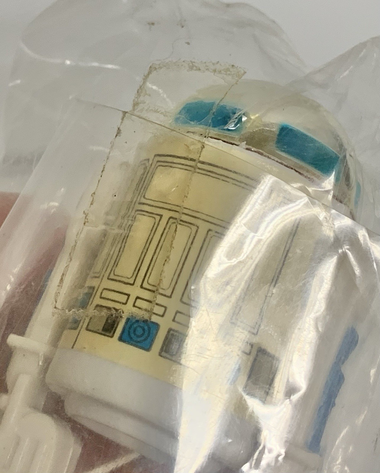 R2-D2 (Artoo-Detoo) (with Sensorscope) sold