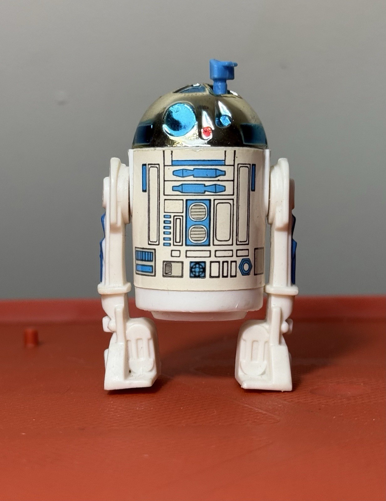 R2-D2 (Artoo-Detoo) (with Sensorscope) sold