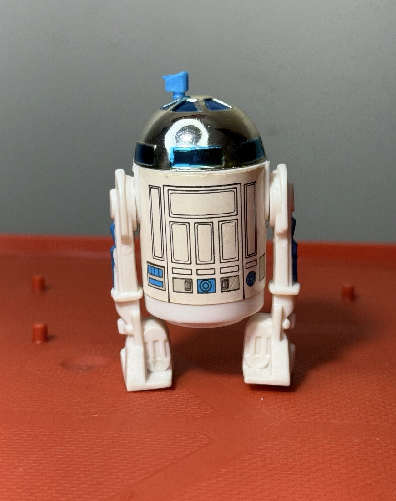 R2-D2 (Artoo-Detoo) (with Sensorscope) sold