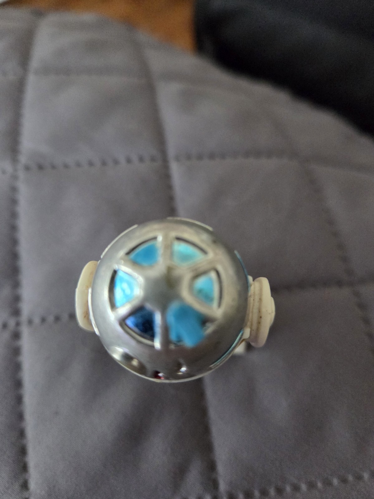 R2-D2 (Artoo-Detoo) (with Sensorscope) sold