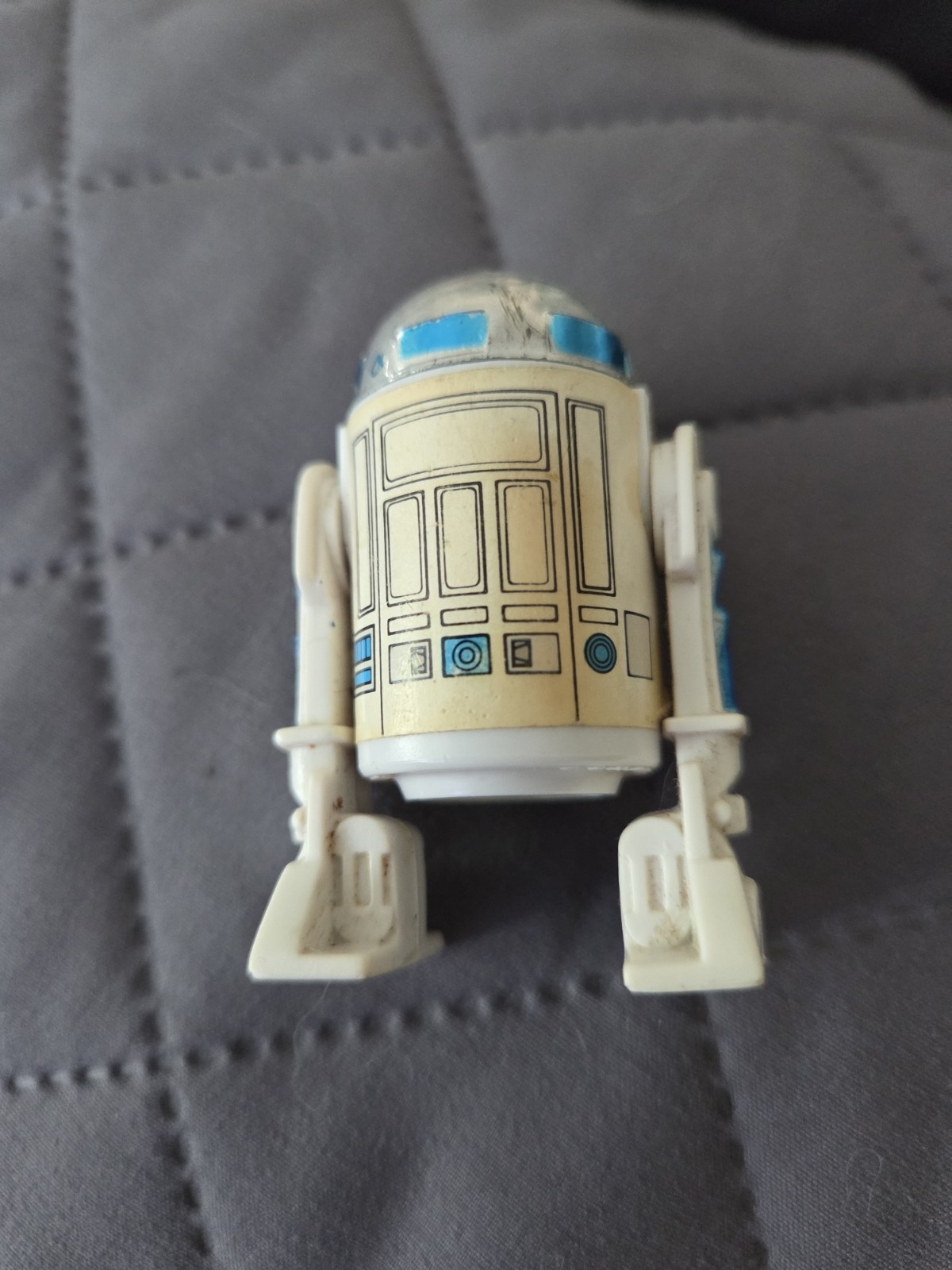 R2-D2 (Artoo-Detoo) (with Sensorscope) sold