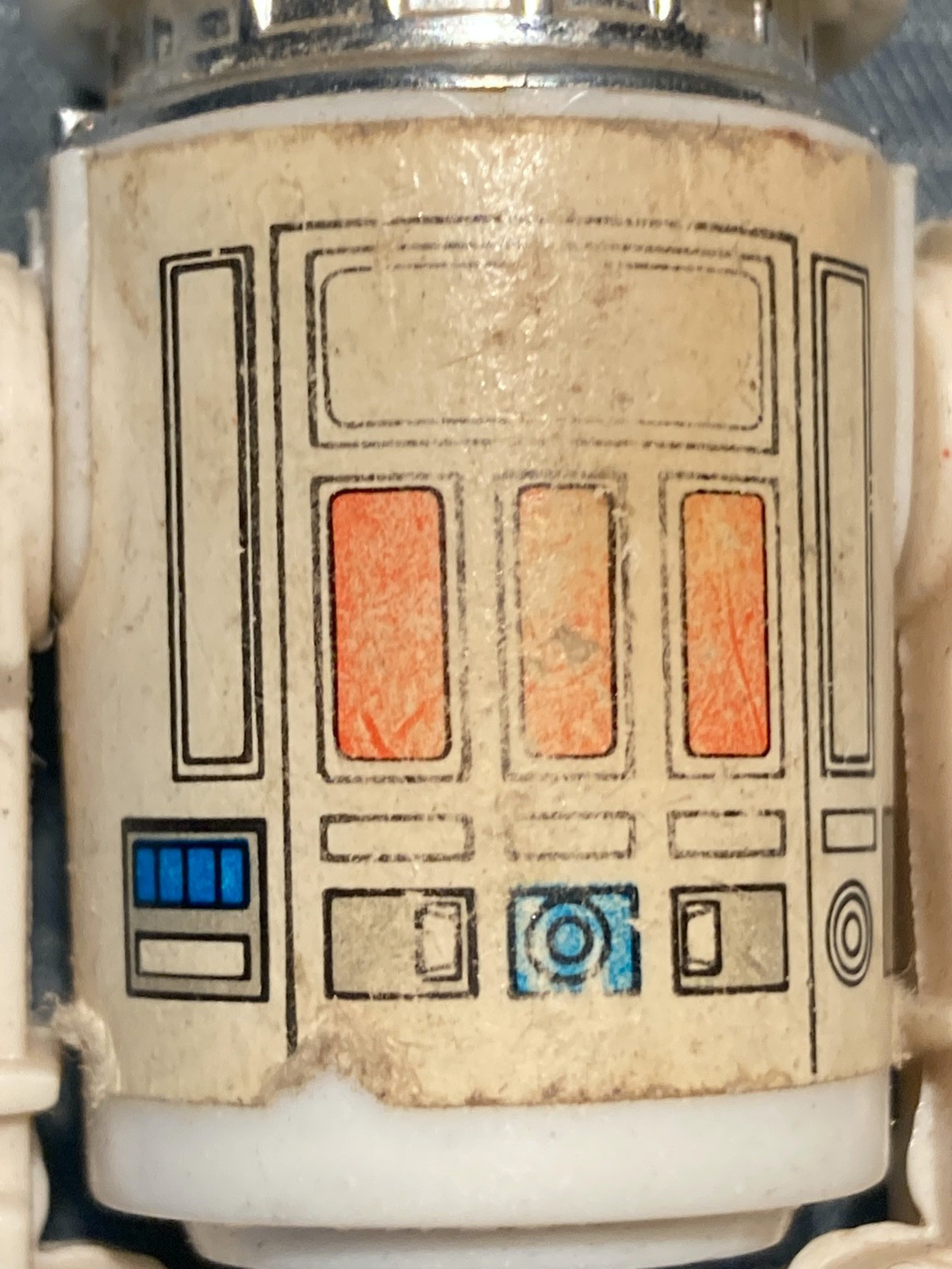 R5-D4 (Arfive-Defour) sold