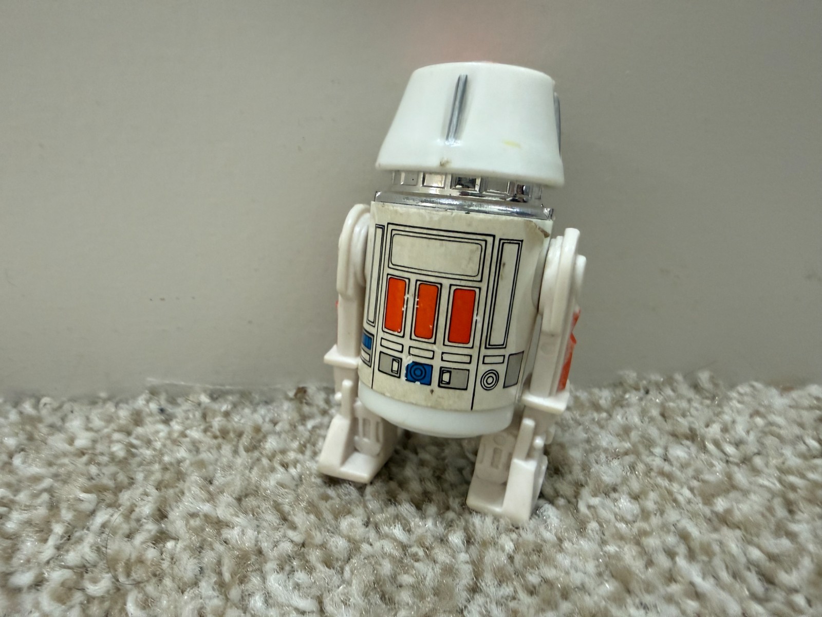 R5-D4 (Arfive-Defour) sold