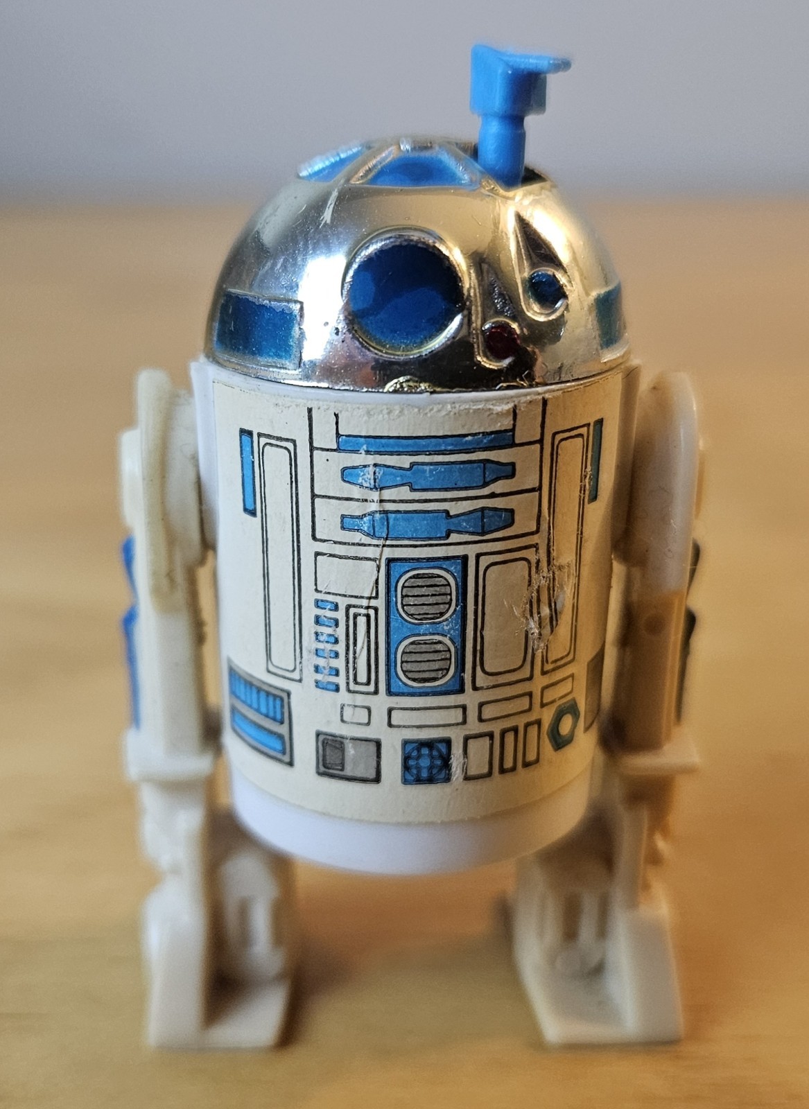 R2-D2 (Artoo-Detoo) (with Sensorscope) sold