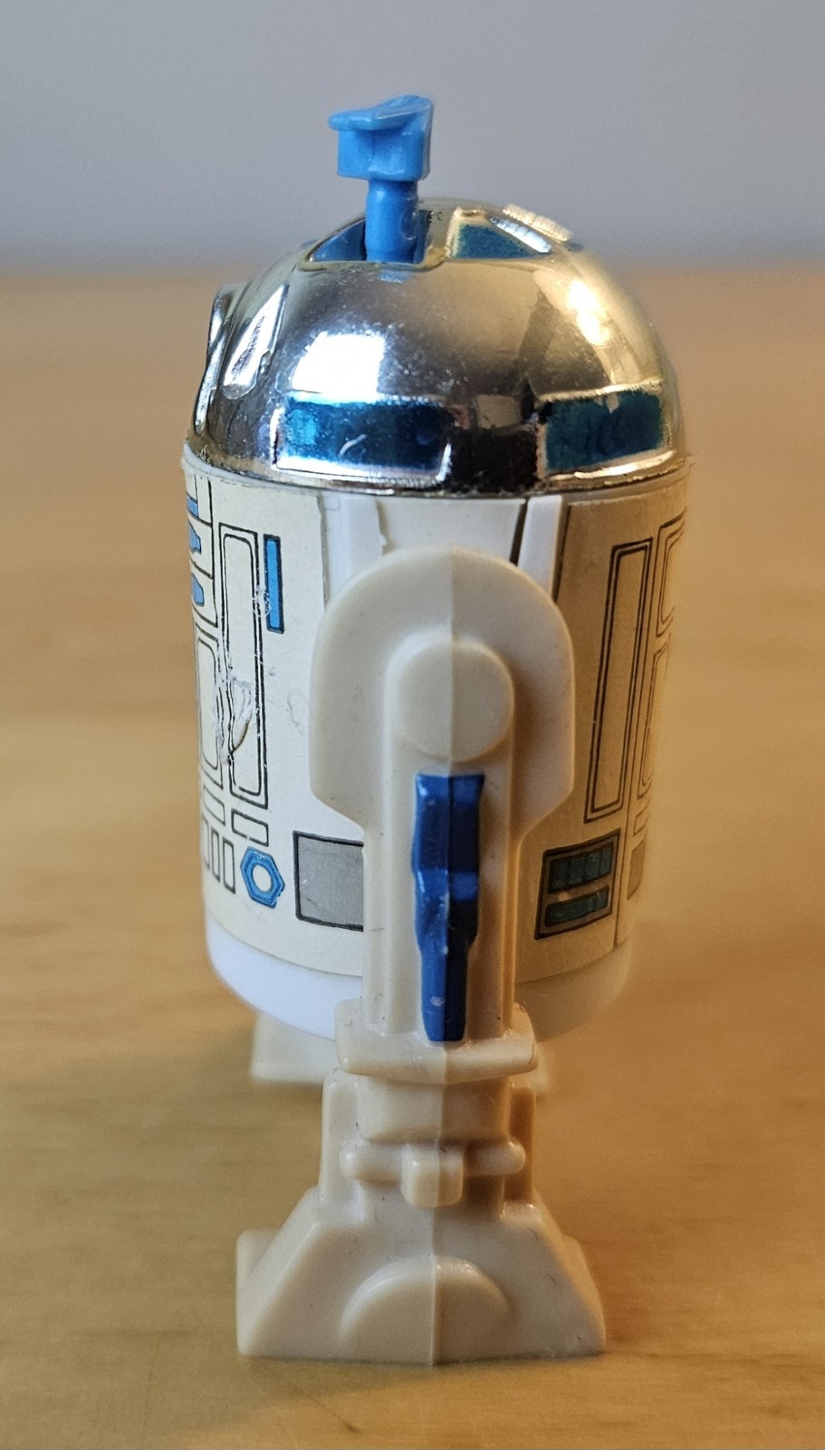 R2-D2 (Artoo-Detoo) (with Sensorscope) sold