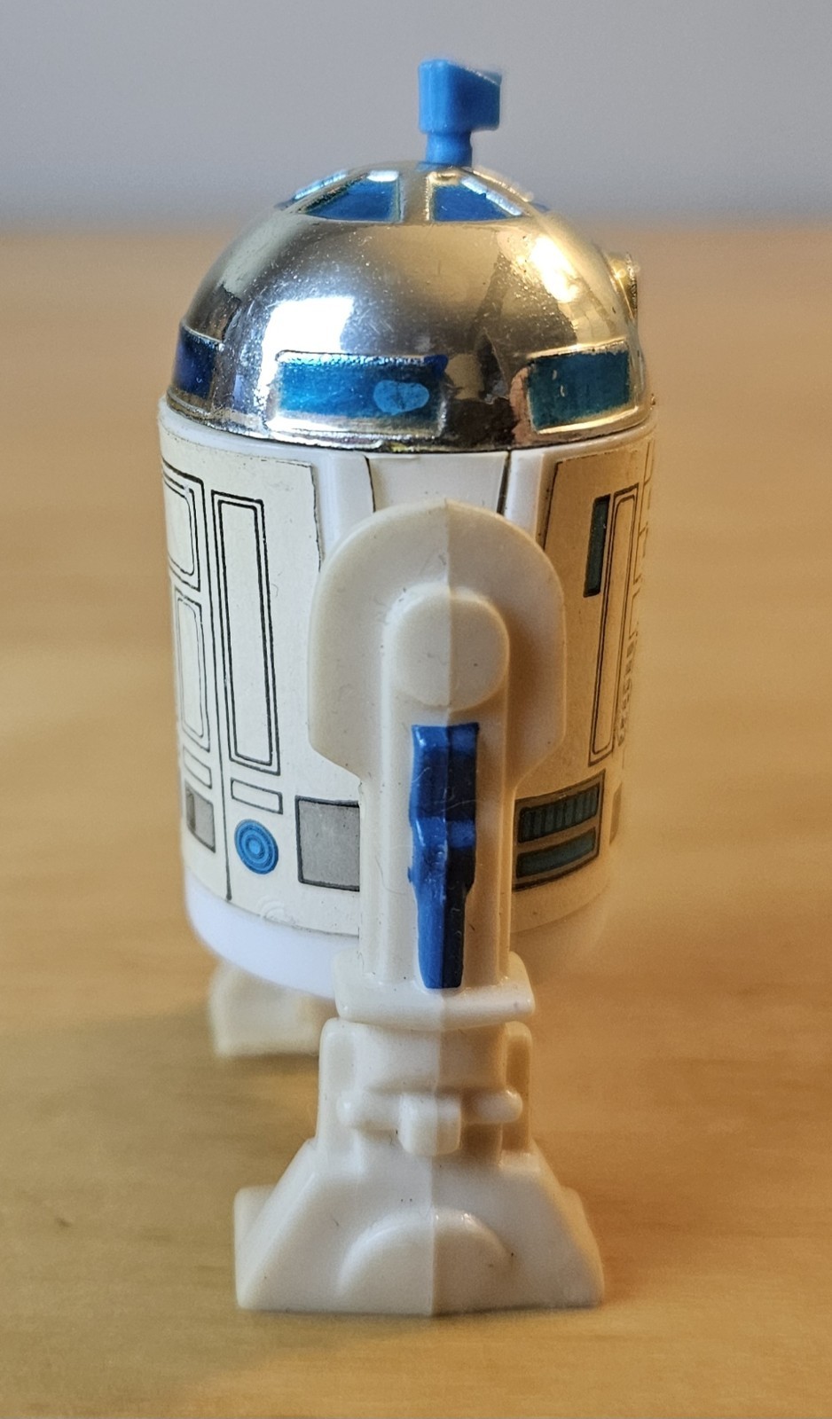 R2-D2 (Artoo-Detoo) (with Sensorscope) sold
