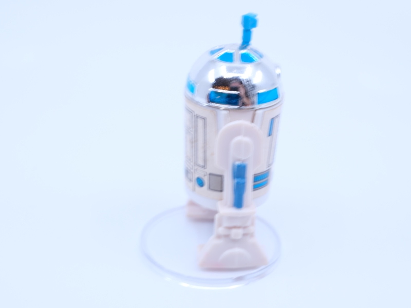R2-D2 (Artoo-Detoo) (with Sensorscope) sold