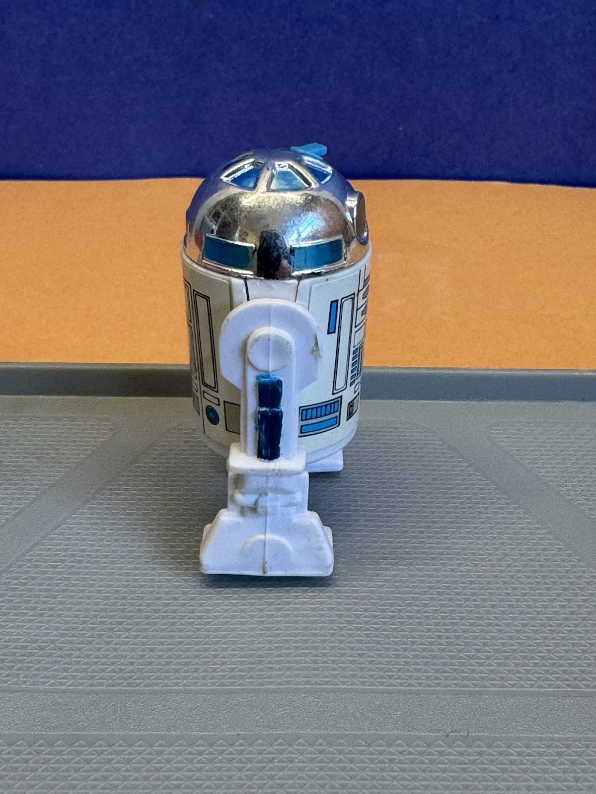 R2-D2 (Artoo-Detoo) (with Sensorscope) sold