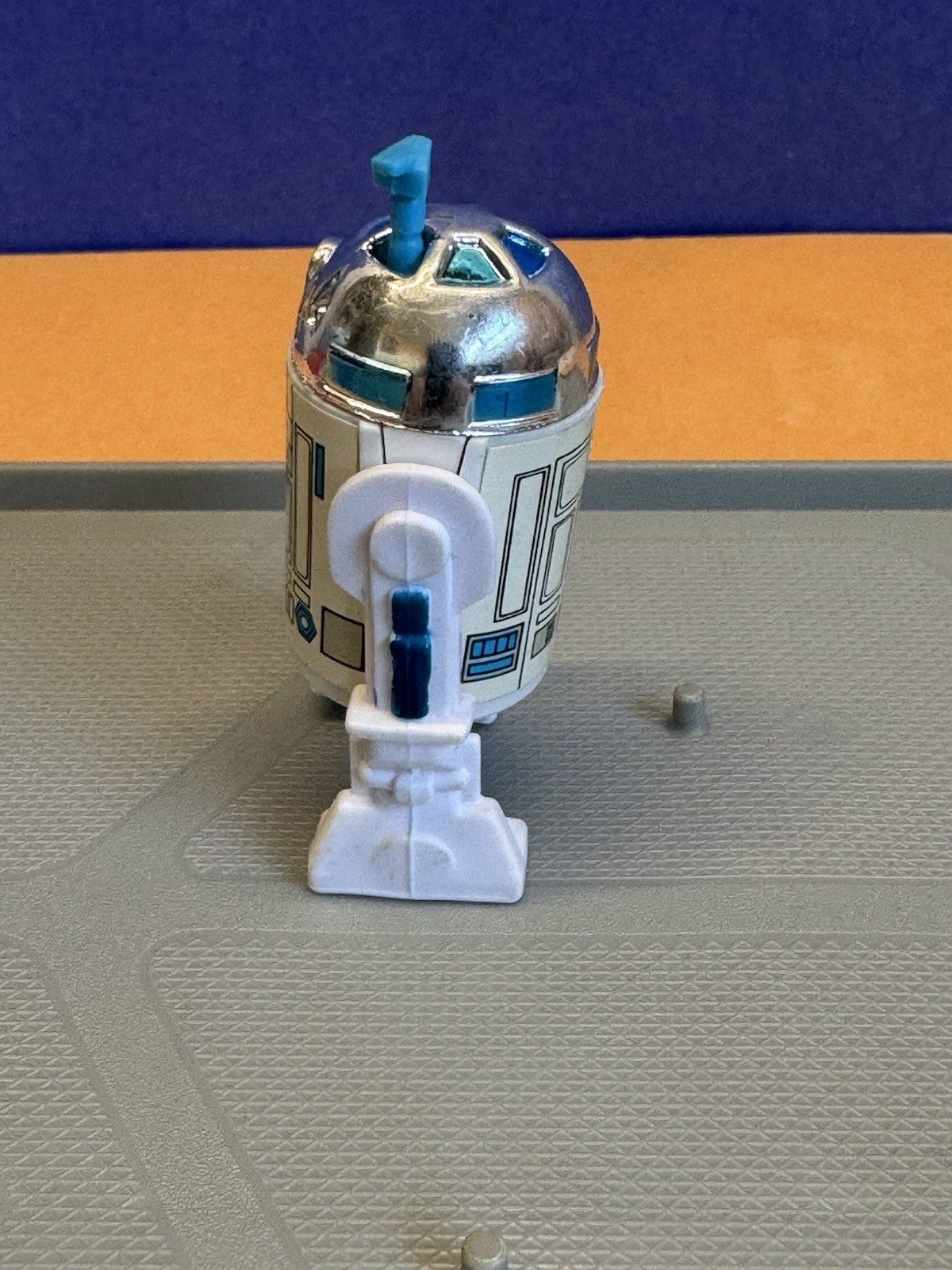 R2-D2 (Artoo-Detoo) (with Sensorscope) sold