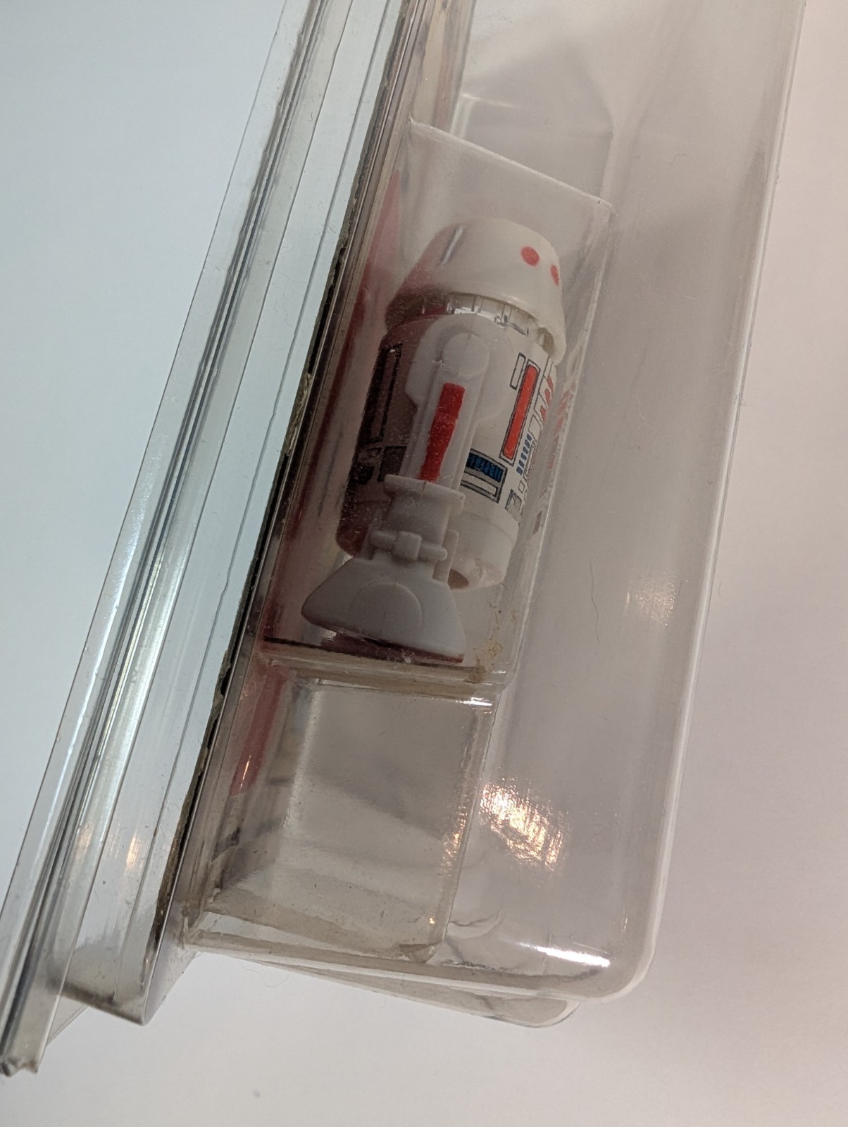 R5-D4 (Arfive-Defour) sold