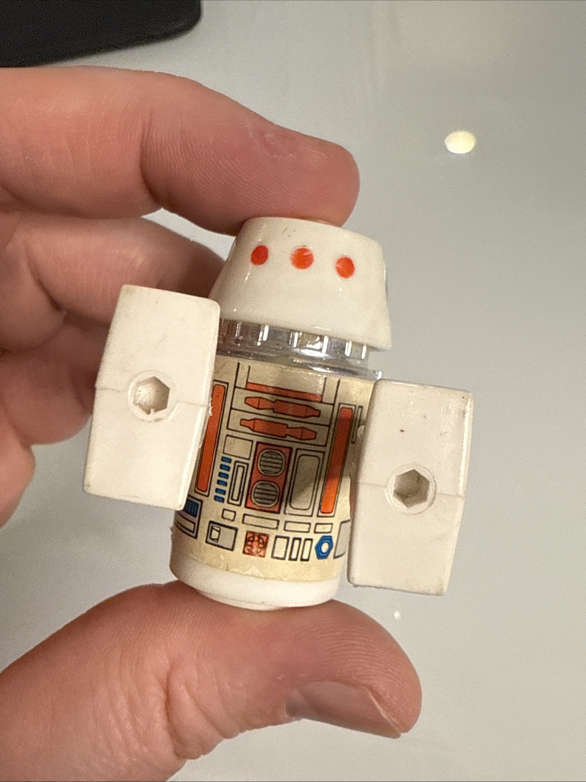 R5-D4 (Arfive-Defour) sold