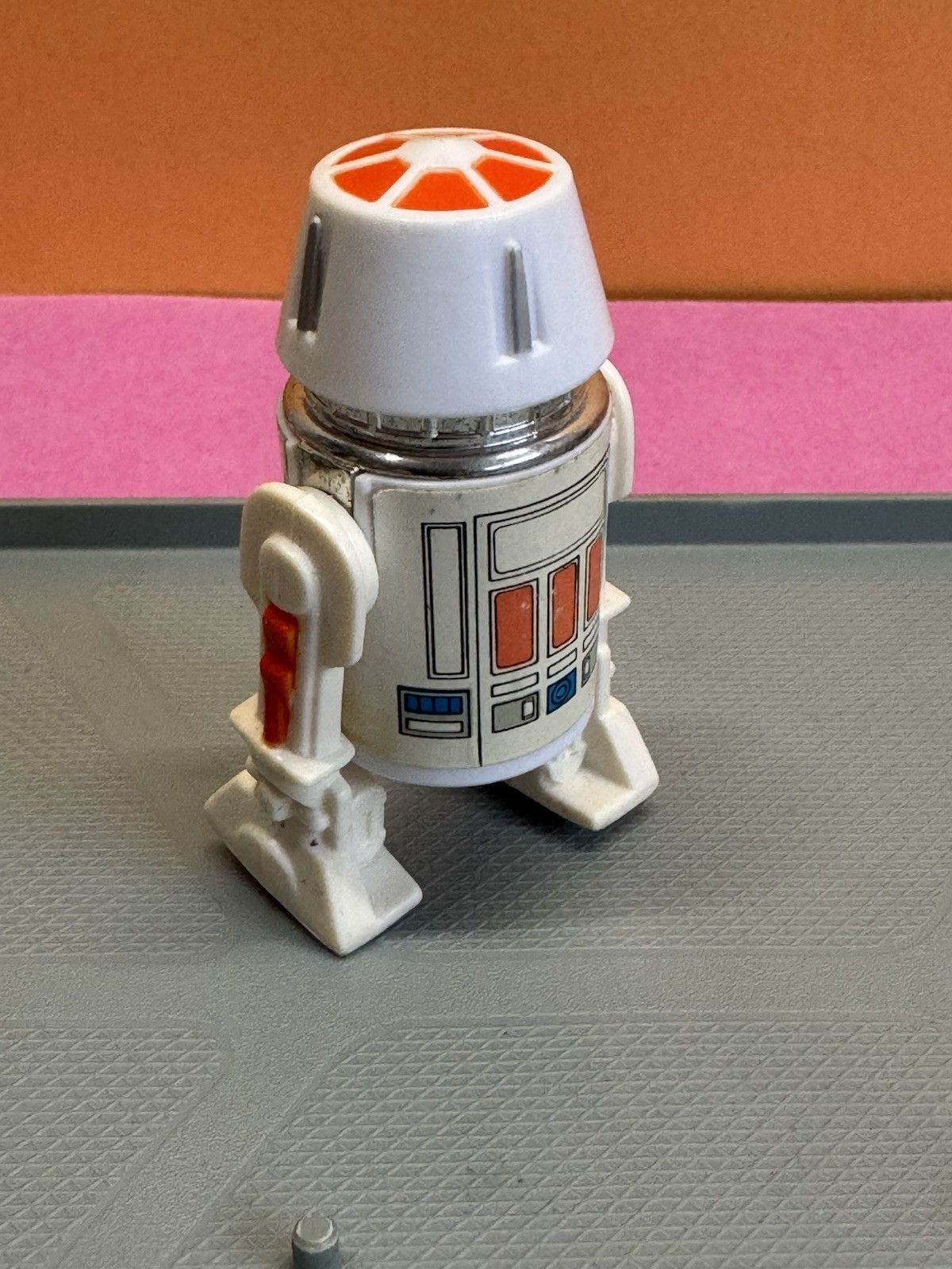 R5-D4 (Arfive-Defour) sold